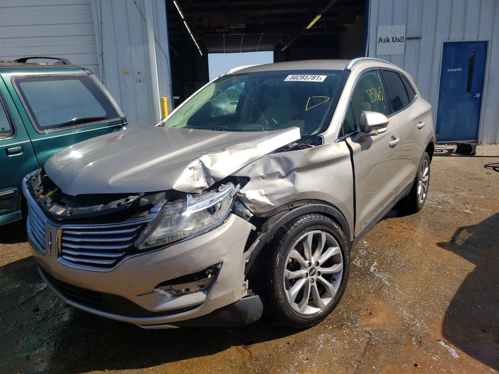 Photo 2 from auction – 2015 LINCOLN MKC with VIN 5LMCJ1A92FUJ37660