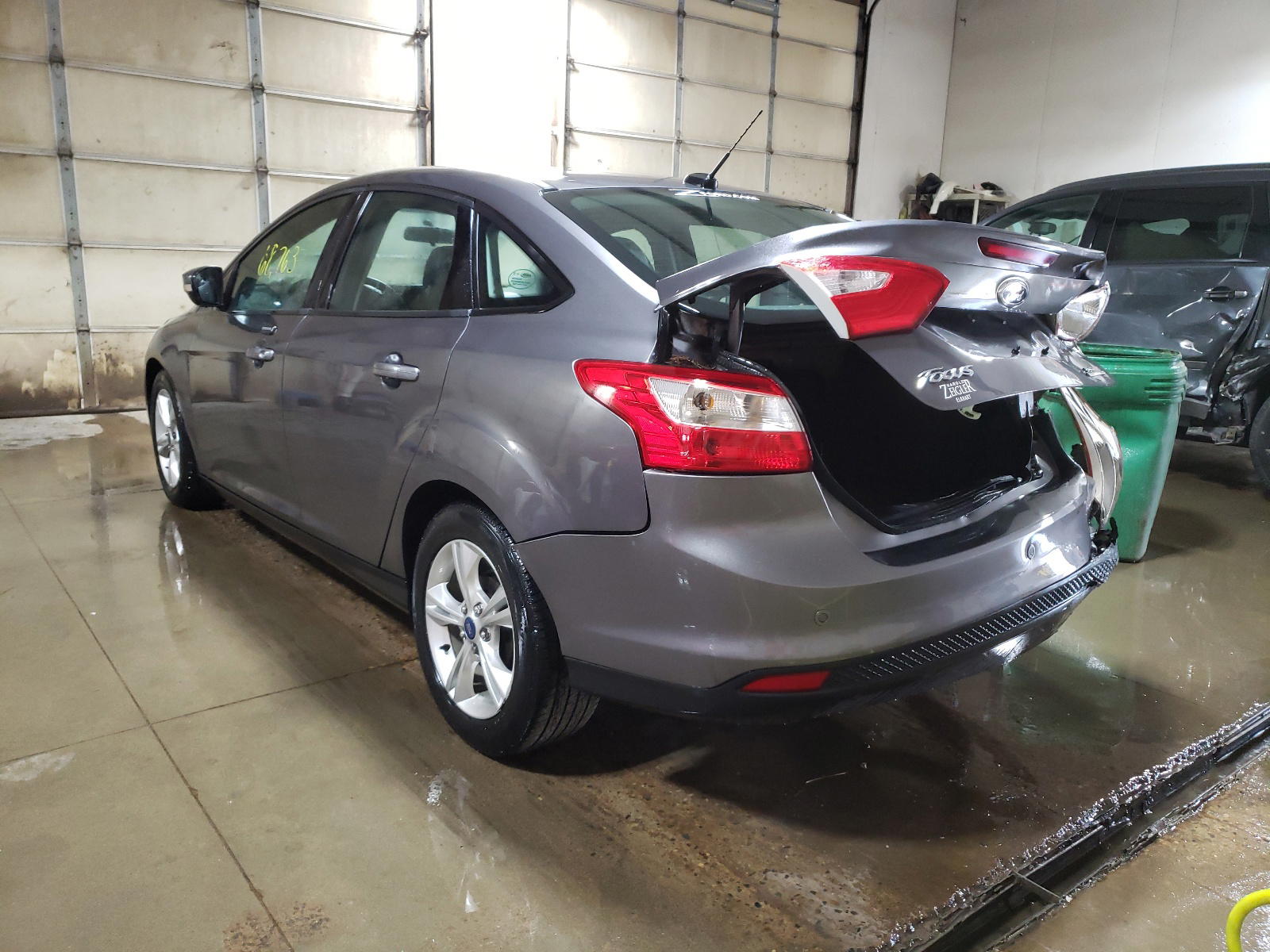 Photo 3 from auction – 2014 FORD FOCUS SE with VIN 1FADP3F27EL107209