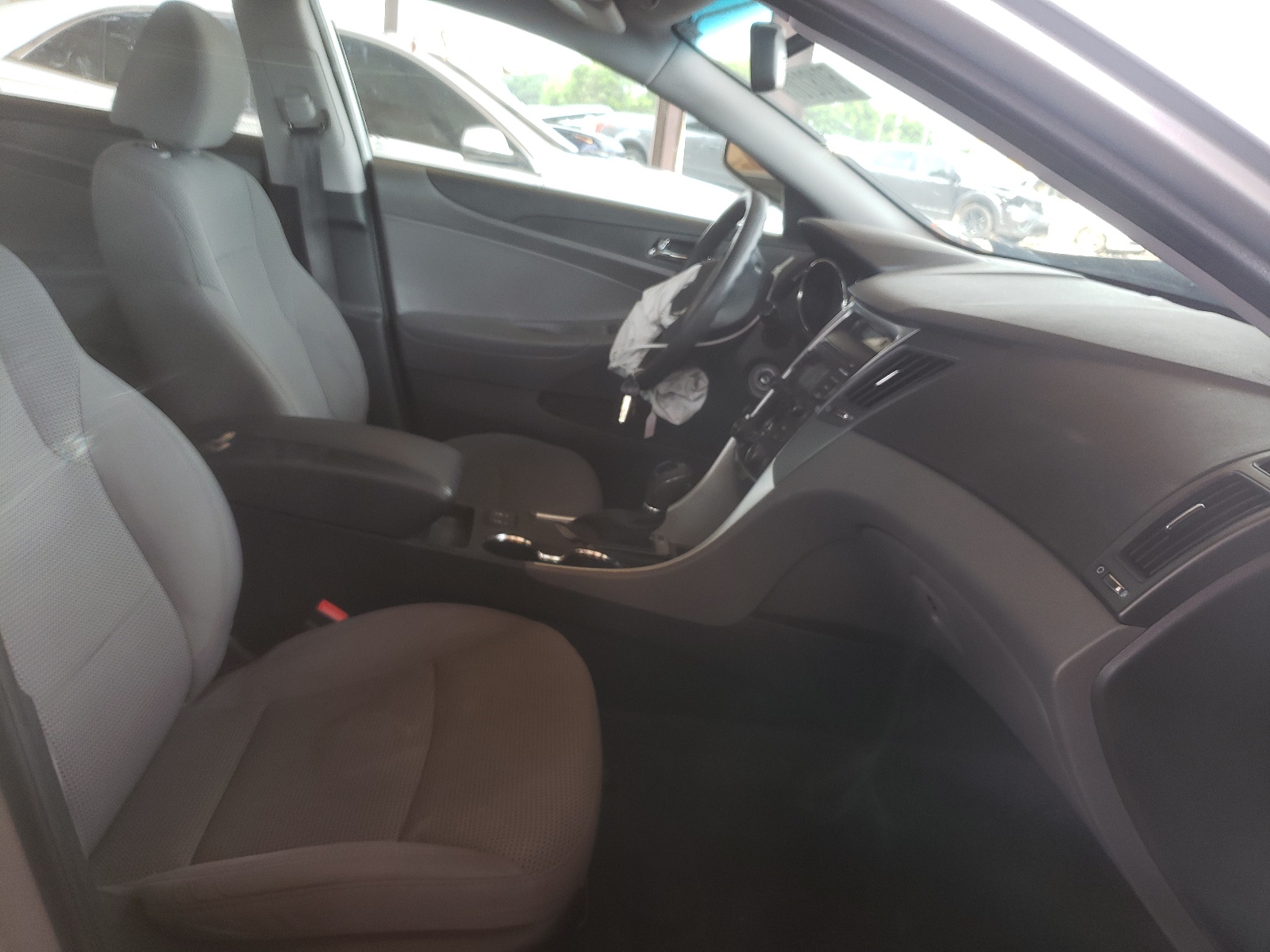 Photo 5 from auction – 2013 HYUNDAI SONATA GLS with VIN 5NPEB4AC5DH562064