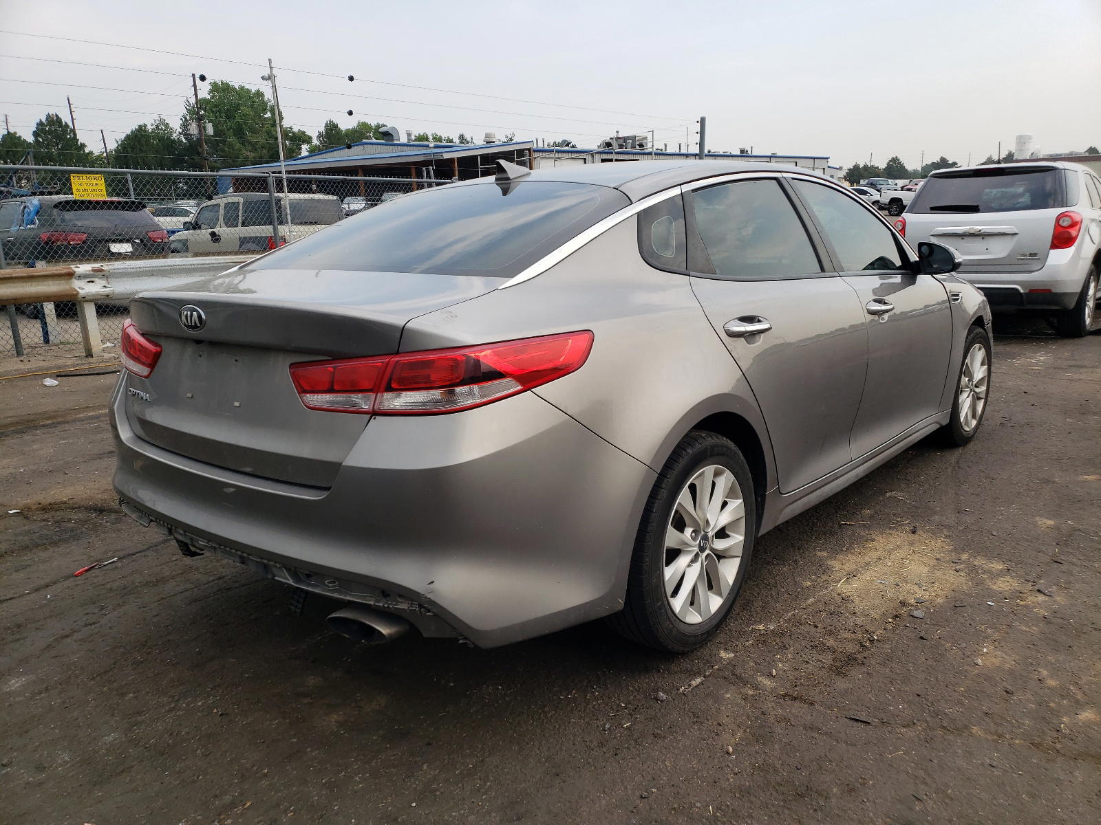 Photo 4 from auction – 2016 KIA OPTIMA with VIN 5XXGT4L32GG044013