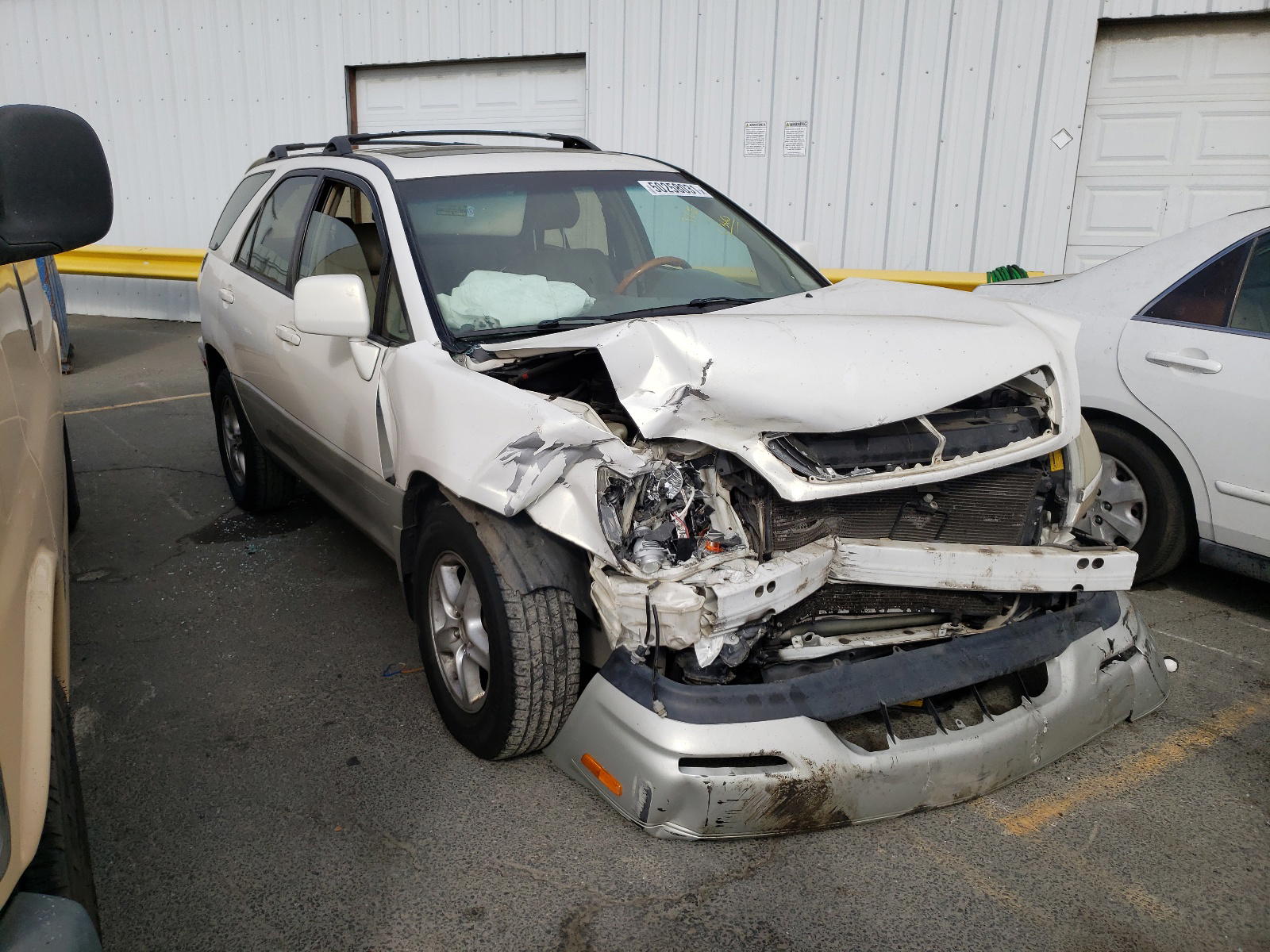 LEXUS RX 300 2001 with VIN JTJGF10UX10084509 - Photo from auction