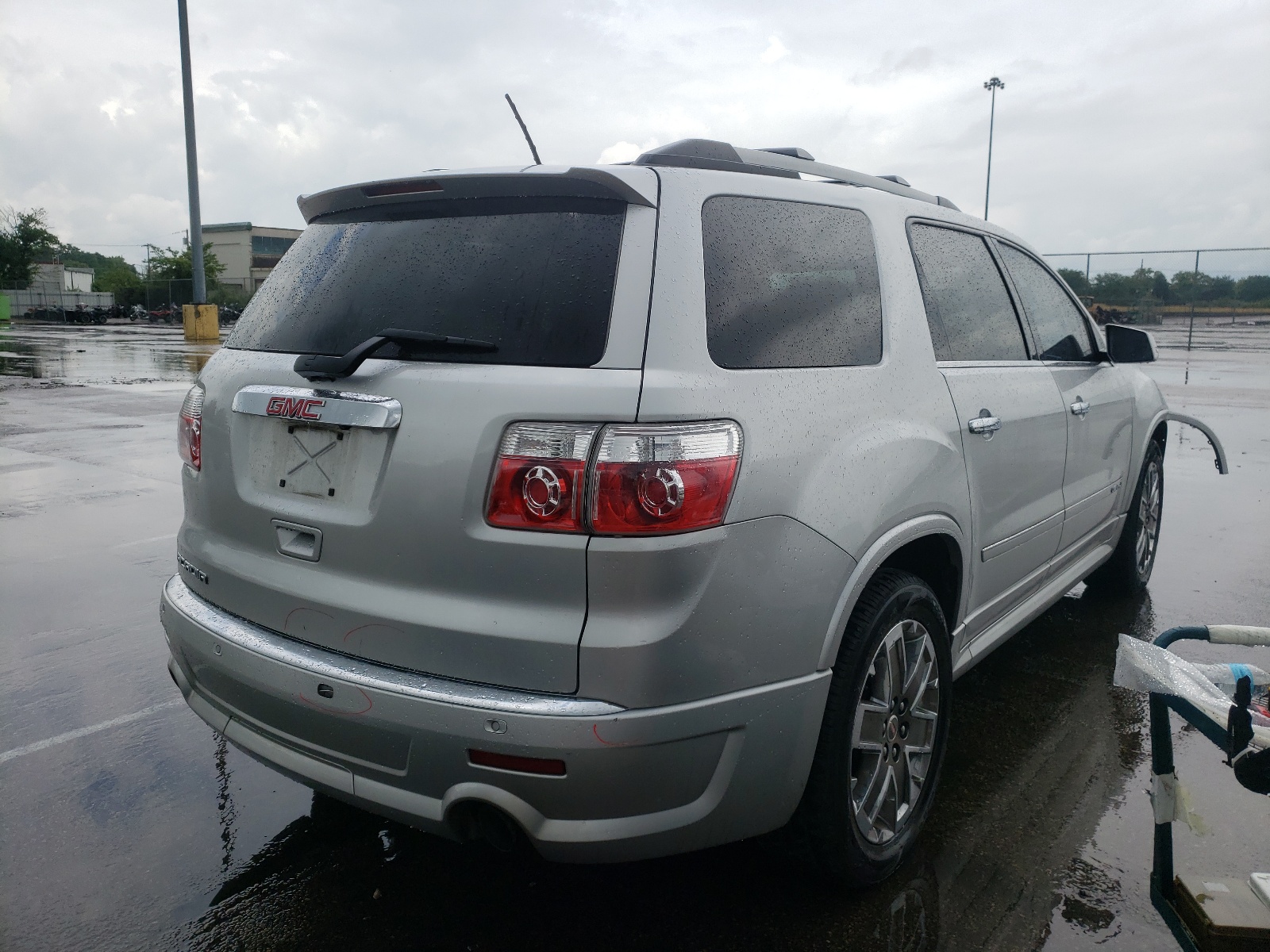 Photo 4 from auction – 2012 GMC ACADIA DEN with VIN 1GKKRTEDXCJ180408