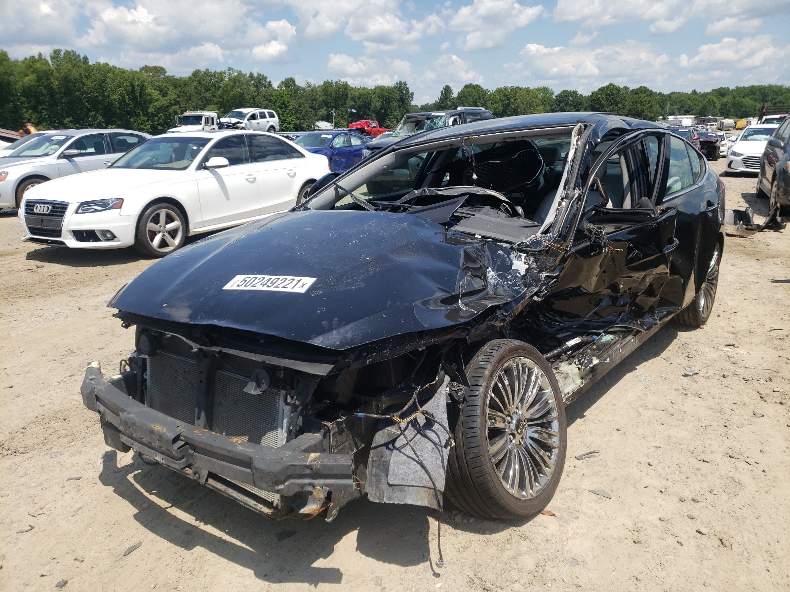 Photo 2 from auction – 2015 KIA CADENZA PR with VIN KNALN4D76F5190571