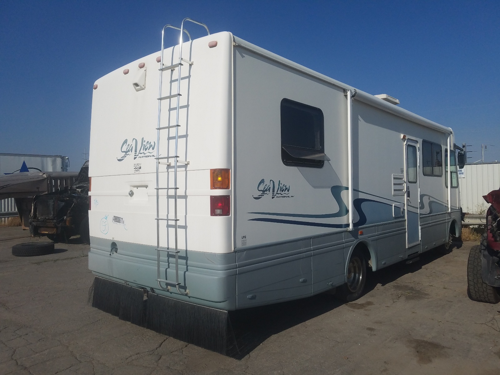 Photo 4 from auction – 2001 SEAB MOTORHOME with VIN 1FCNF53S4Y0A05423