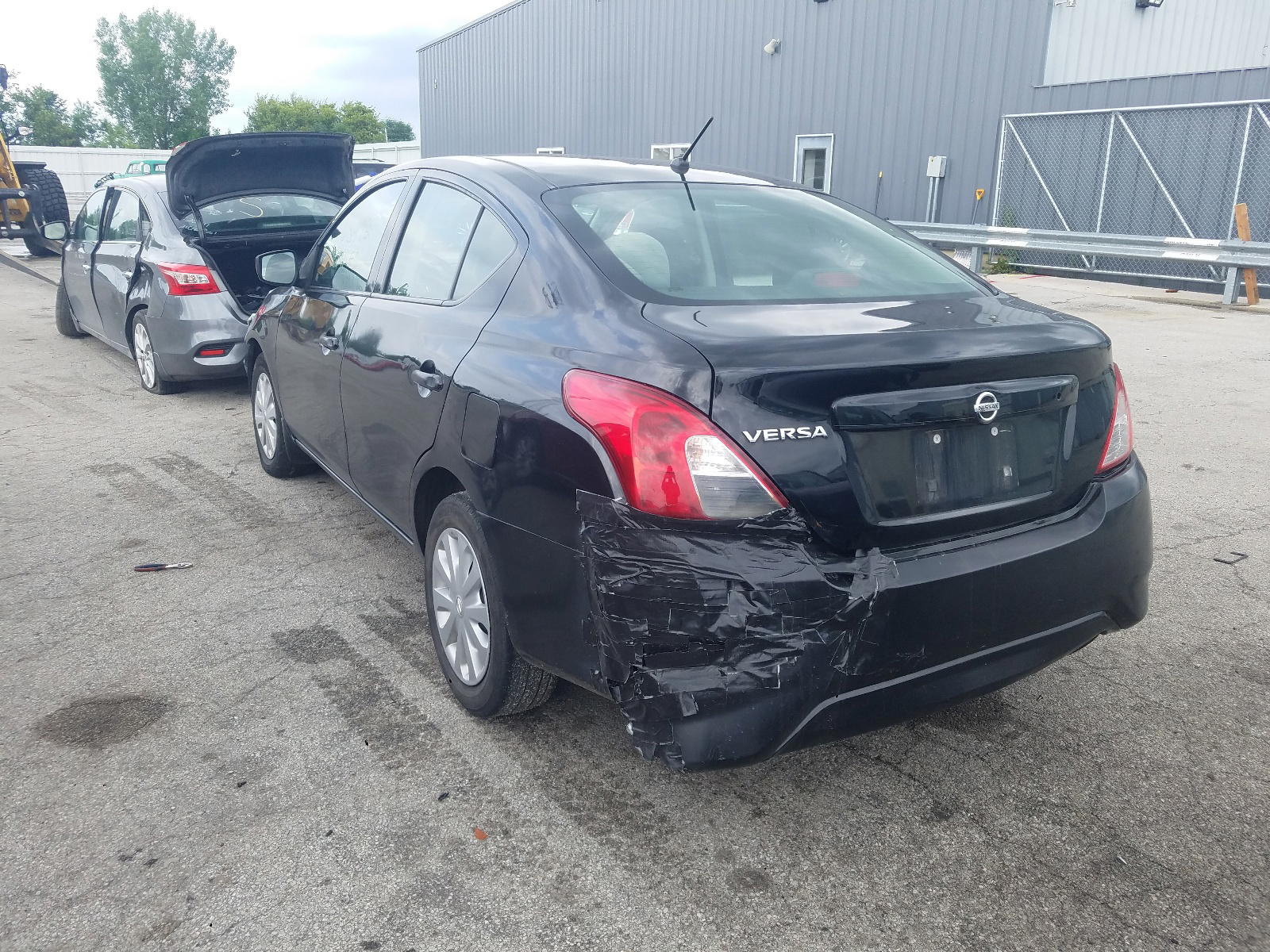 Photo 3 from auction – 2016 NISSAN VERSA S with VIN 3N1CN7AP3GL883143