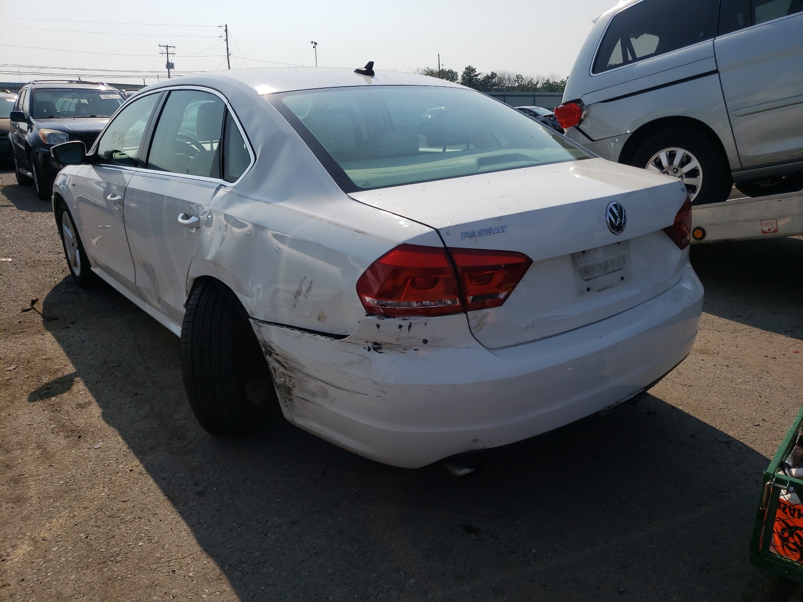 Photo 3 from auction – 2015 VOLKSWAGEN PASSAT S with VIN 1VWAT7A30FC114288