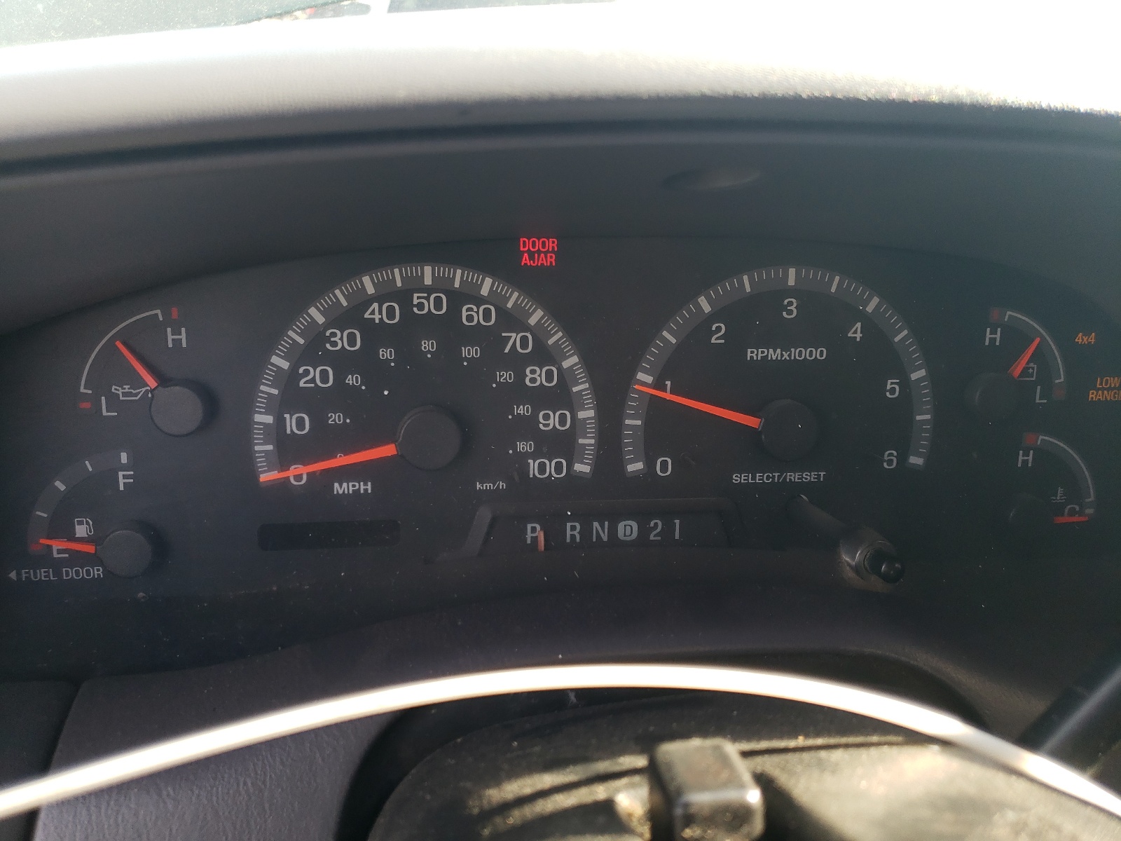 Photo 8 from auction – 1999 FORD F150 with VIN 1FTRX18LXXNA87751