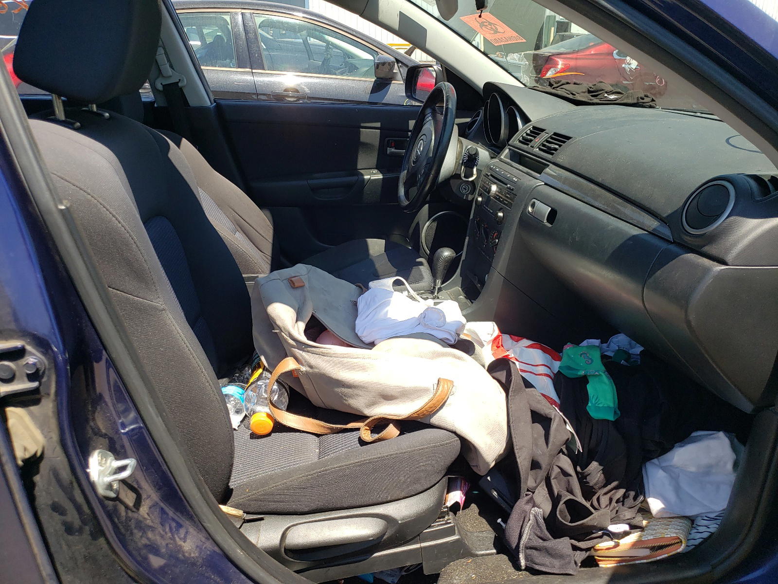 Photo 5 from auction – 2004 MAZDA 3 HATCHBAC with VIN JM1BK143241185701