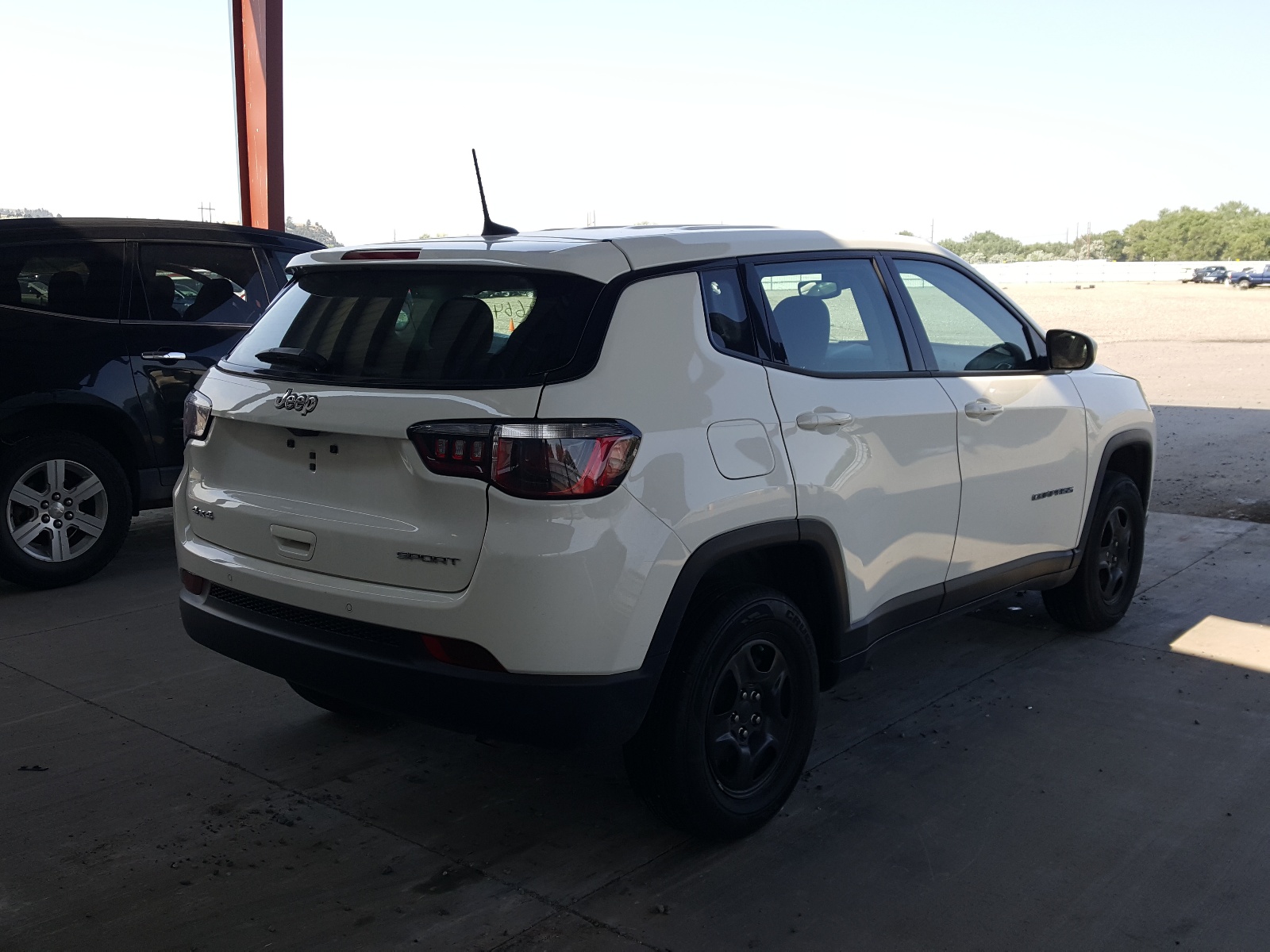 Фото 4 с аукциона – 2019 JEEP COMPASS SP с VIN 3C4NJDAB1KT650598