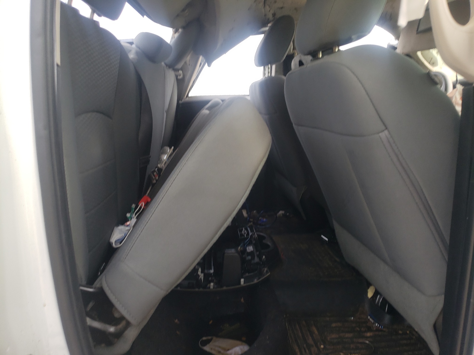 Photo 6 from auction – 2014 RAM 1500 SLT with VIN 1C6RR6GT4ES314379