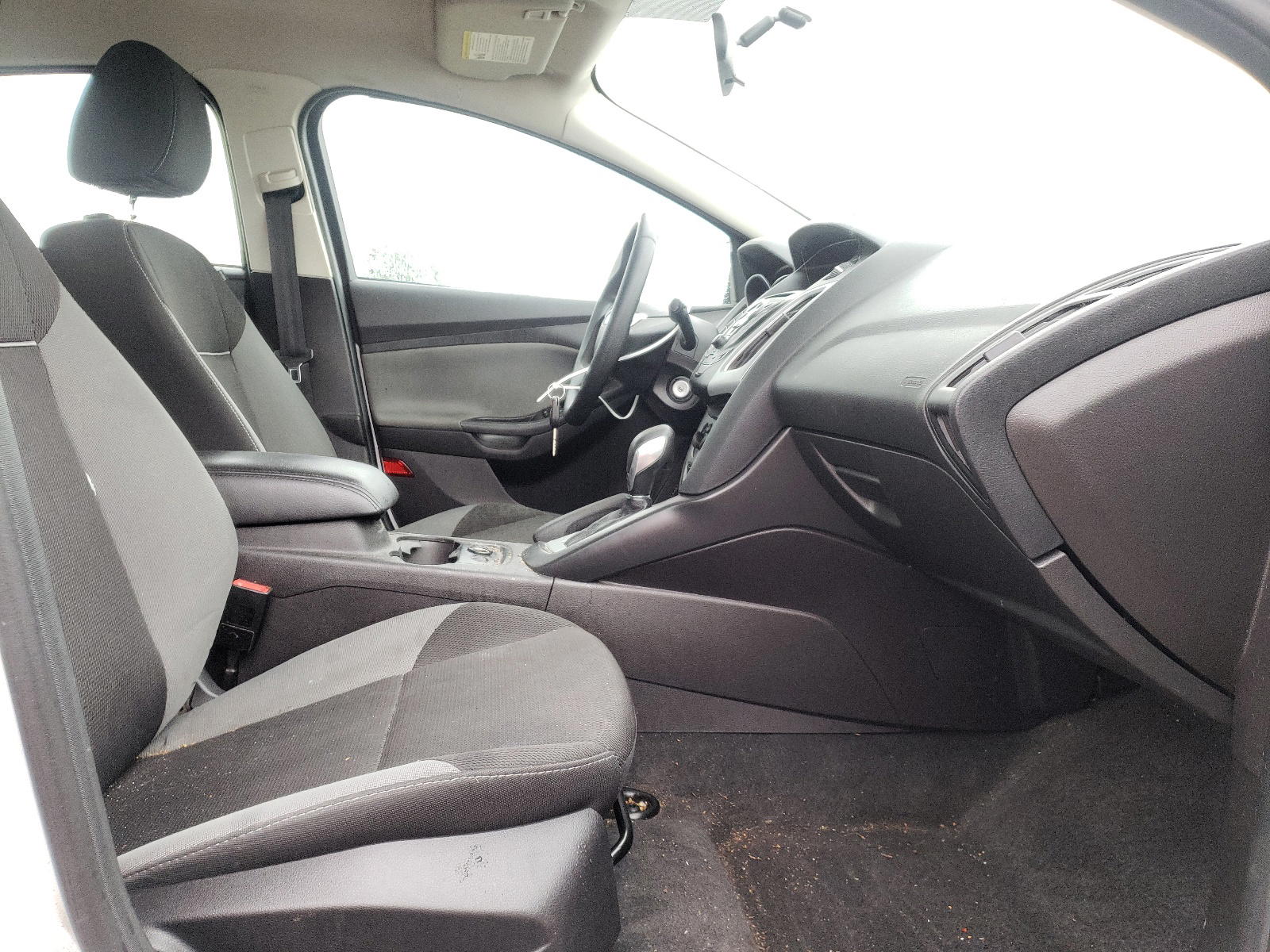 Photo 5 from auction – 2014 FORD FOCUS SE with VIN 1FADP3F26EL183018