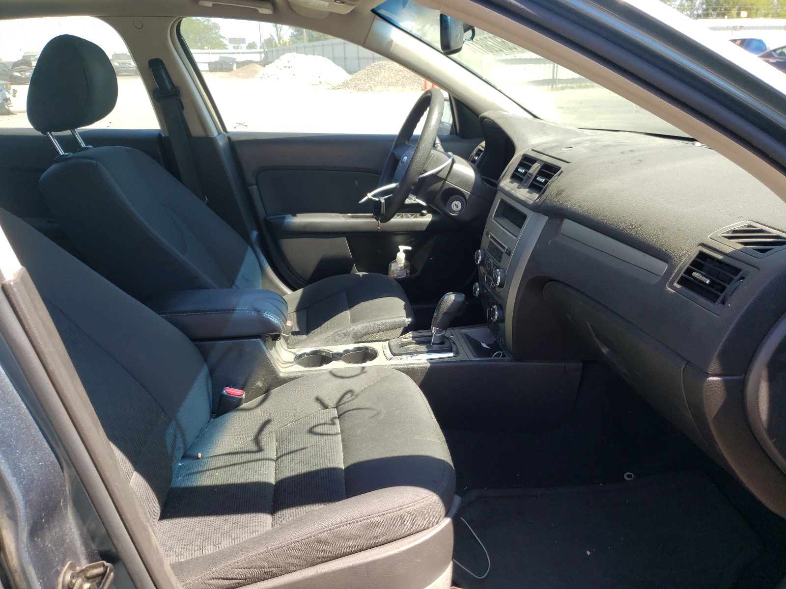 Photo 5 from auction – 2011 FORD FUSION with VIN 3FAHP0HA6BR161179