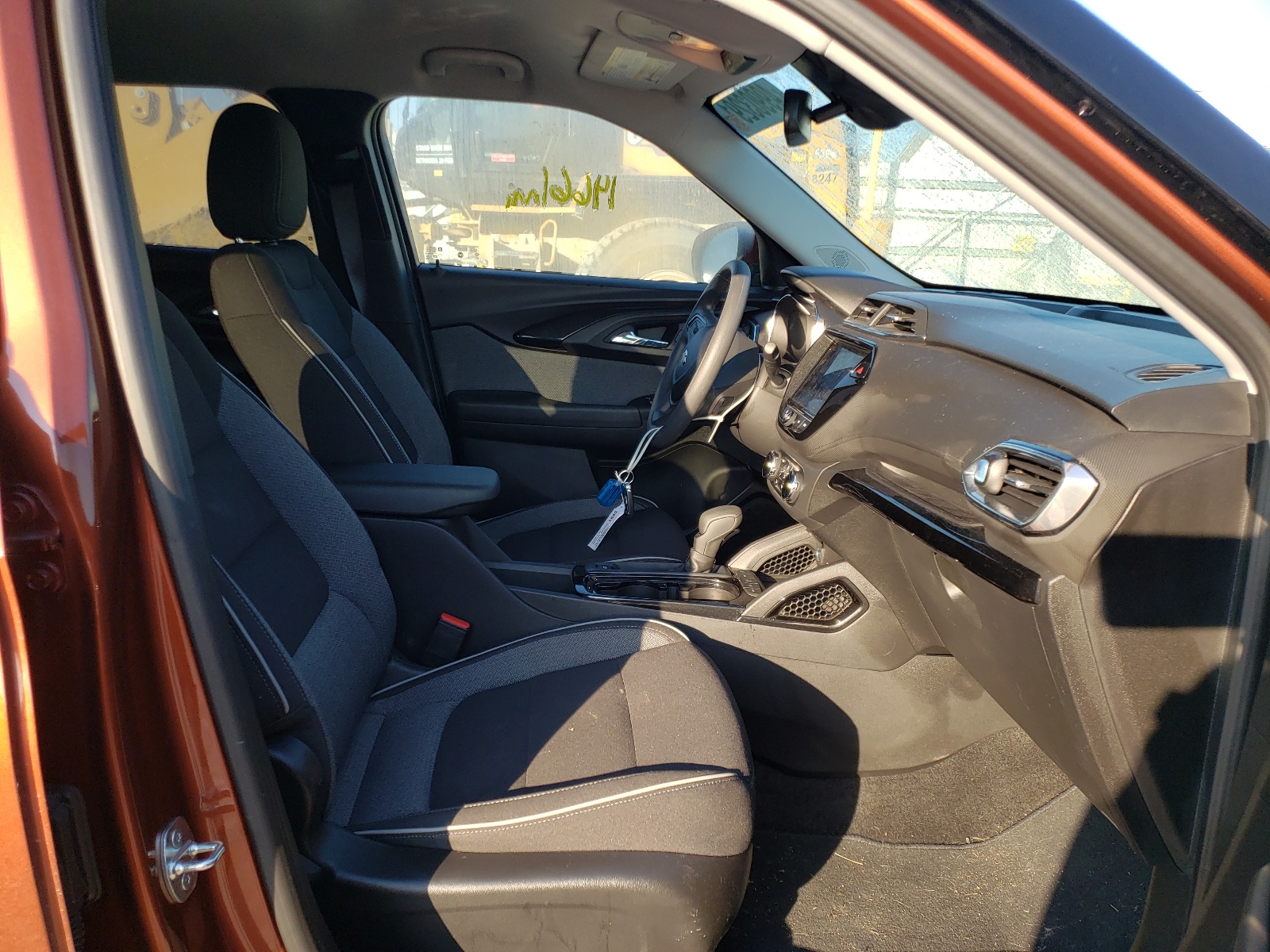Photo 5 from auction – 2021 CHEVROLET TRAILBLAZE with VIN KL79MRSLXMB079367