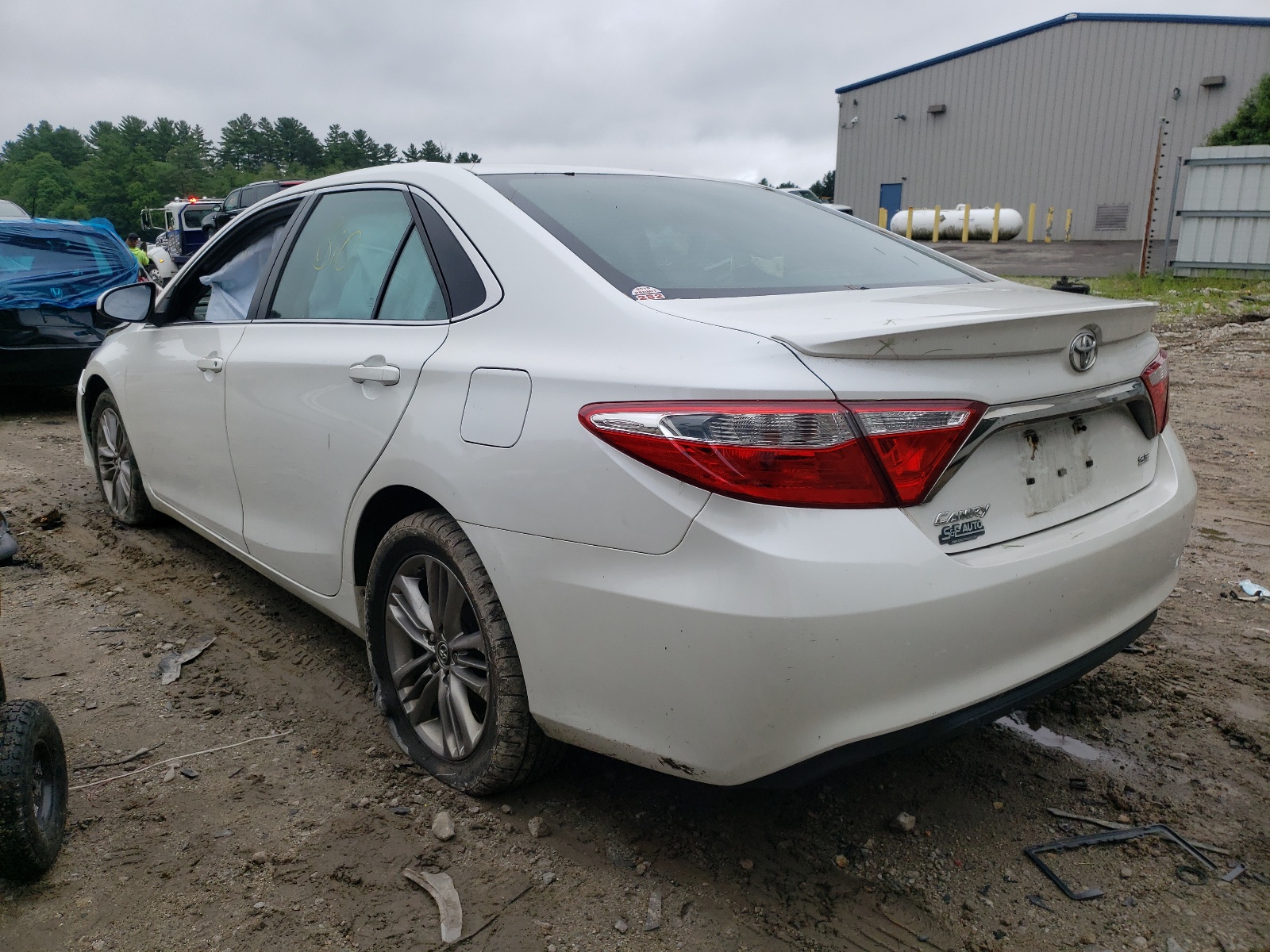Photo 3 from auction – 2015 TOYOTA CAMRY LE with VIN 4T1BF1FKXFU475500