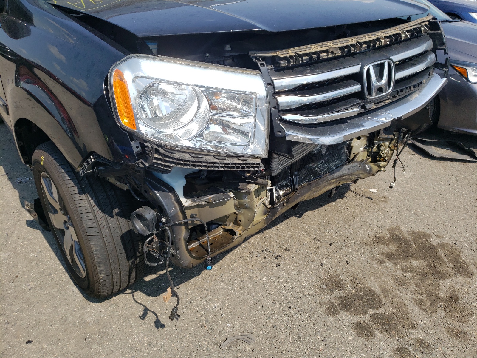 Photo 9 from auction – 2015 HONDA PILOT TOUR with VIN 5FNYF4H93FB055077
