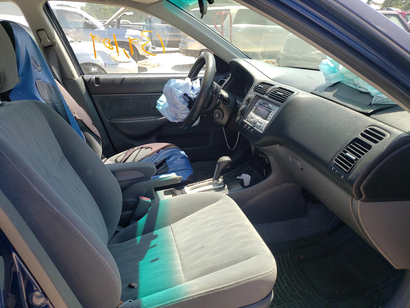 Photo 5 from auction – 2005 HONDA CIVIC EX with VIN 2HGES26765H613261