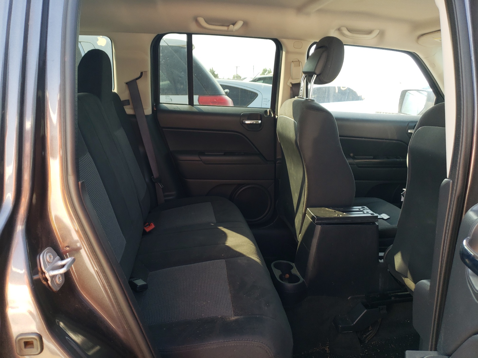 Photo 6 from auction – 2017 JEEP PATRIOT SP with VIN 1C4NJPBA9HD149996