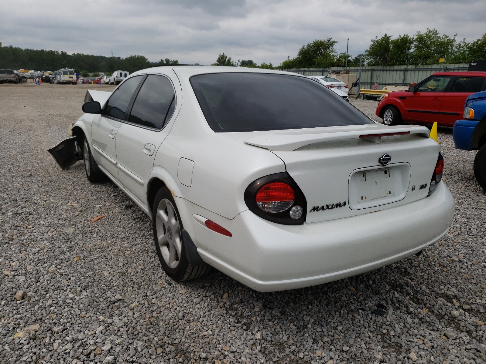 Photo 3 from auction – 2001 NISSAN MAXIMA GXE with VIN JN1CA31A81T308068