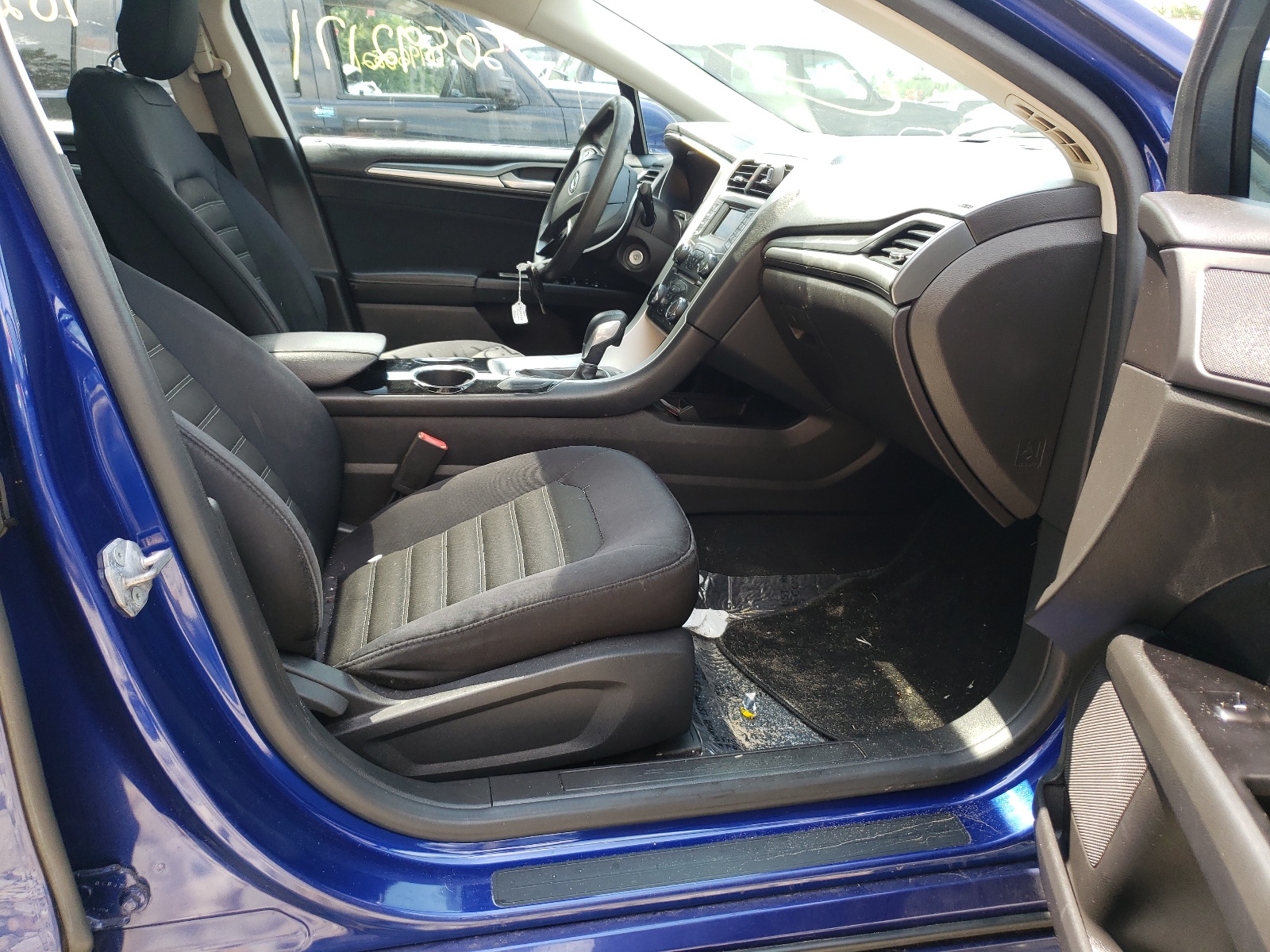 Photo 5 from auction – 2014 FORD FUSION SE with VIN 3FA6P0H75ER145362