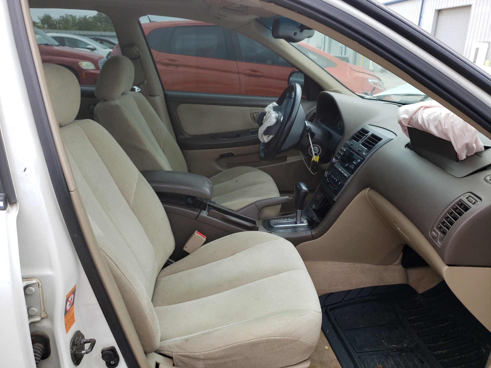 Photo 5 from auction – 2001 NISSAN MAXIMA GXE with VIN JN1CA31A81T308068