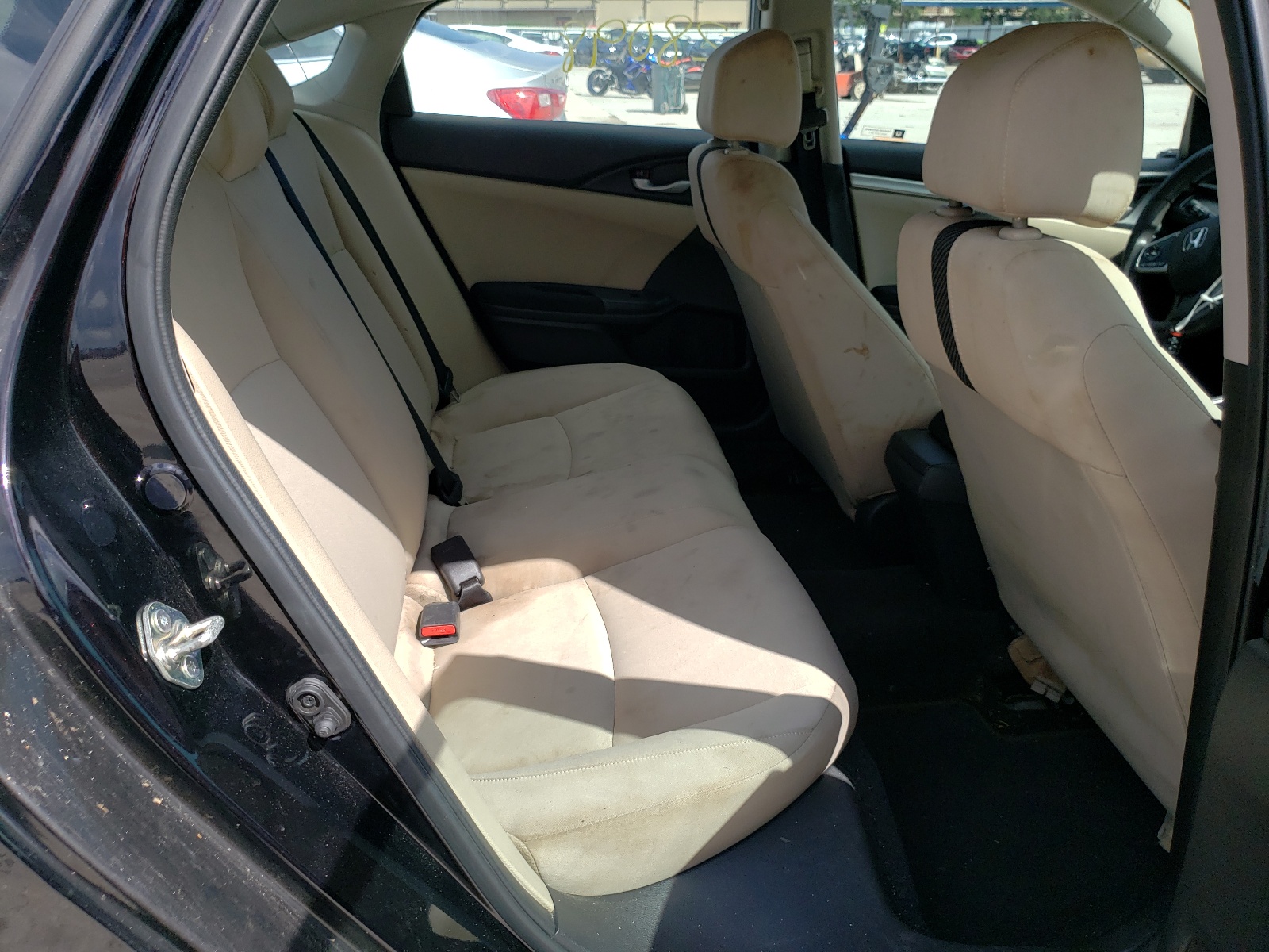 Photo 6 from auction – 2016 HONDA CIVIC LX with VIN 19XFC2F53GE082341