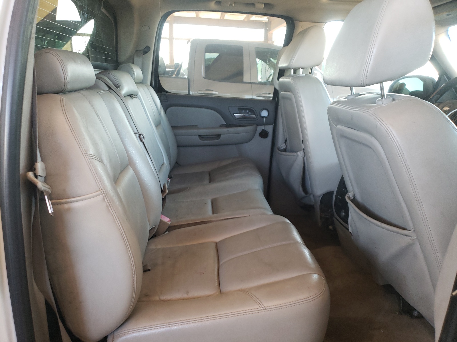 Photo 6 from auction – 2007 CHEVROLET AVALANCHE with VIN 3GNEC12077G278990
