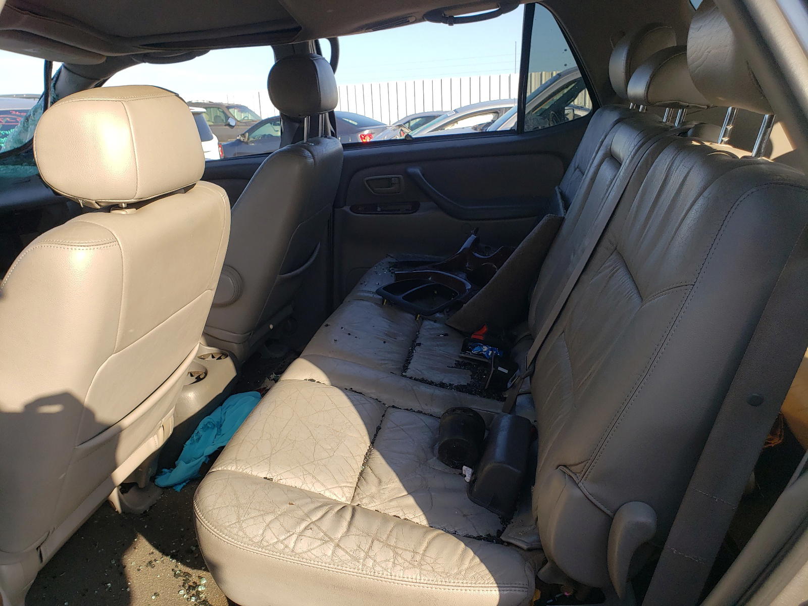Photo 6 from auction – 2004 TOYOTA SEQUOIA SR with VIN 5TDBT44A34S226210