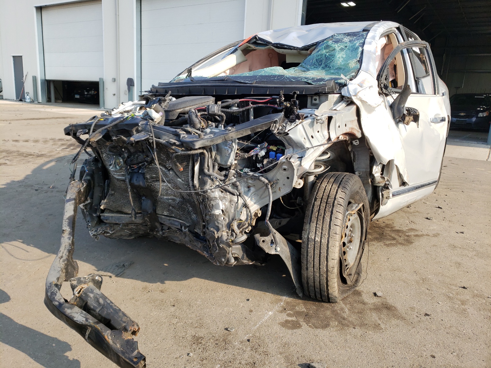 Photo 2 from auction – 2013 NISSAN ROGUE S with VIN JN8AS5MT0DW037461