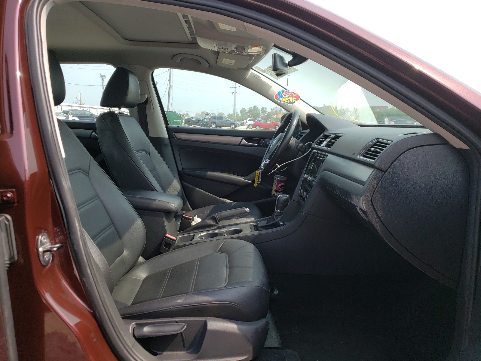 Photo 5 from auction – 2014 VOLKSWAGEN PASSAT SE with VIN 1VWBT7A36EC042483