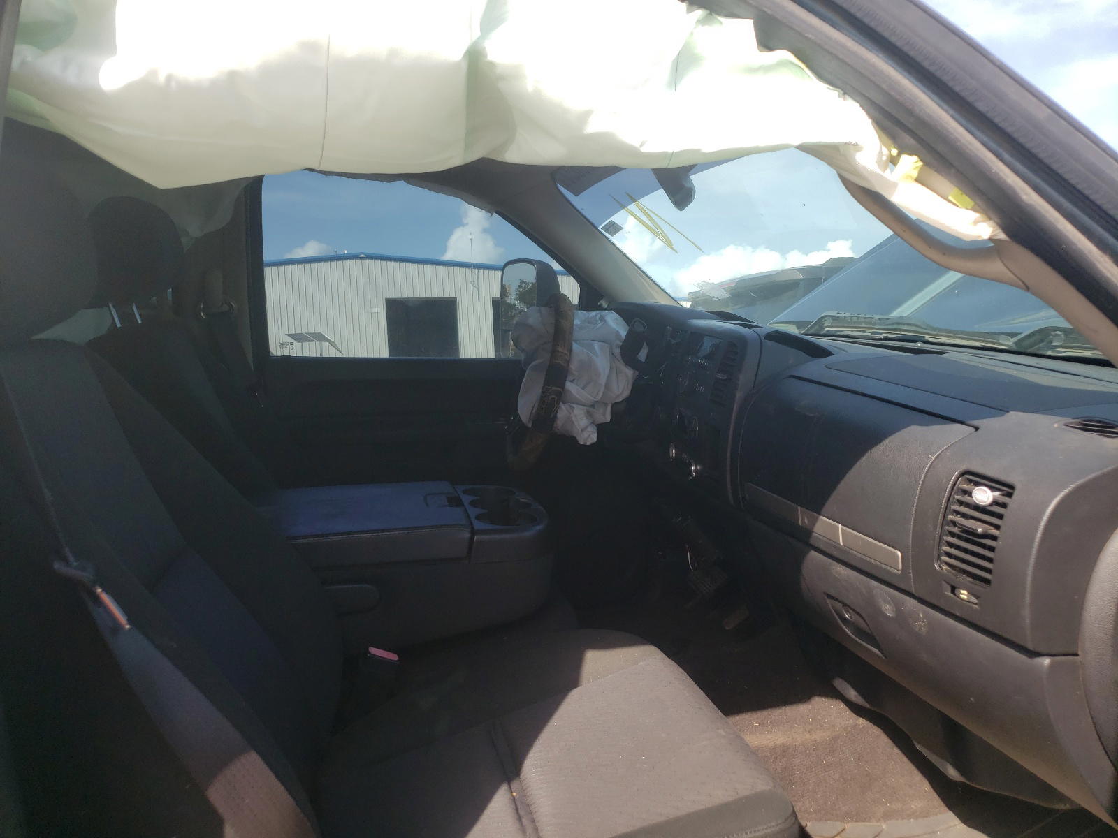 Photo 5 from auction – 2011 CHEVROLET SILVERADO with VIN 3GCPKSE32BG232010
