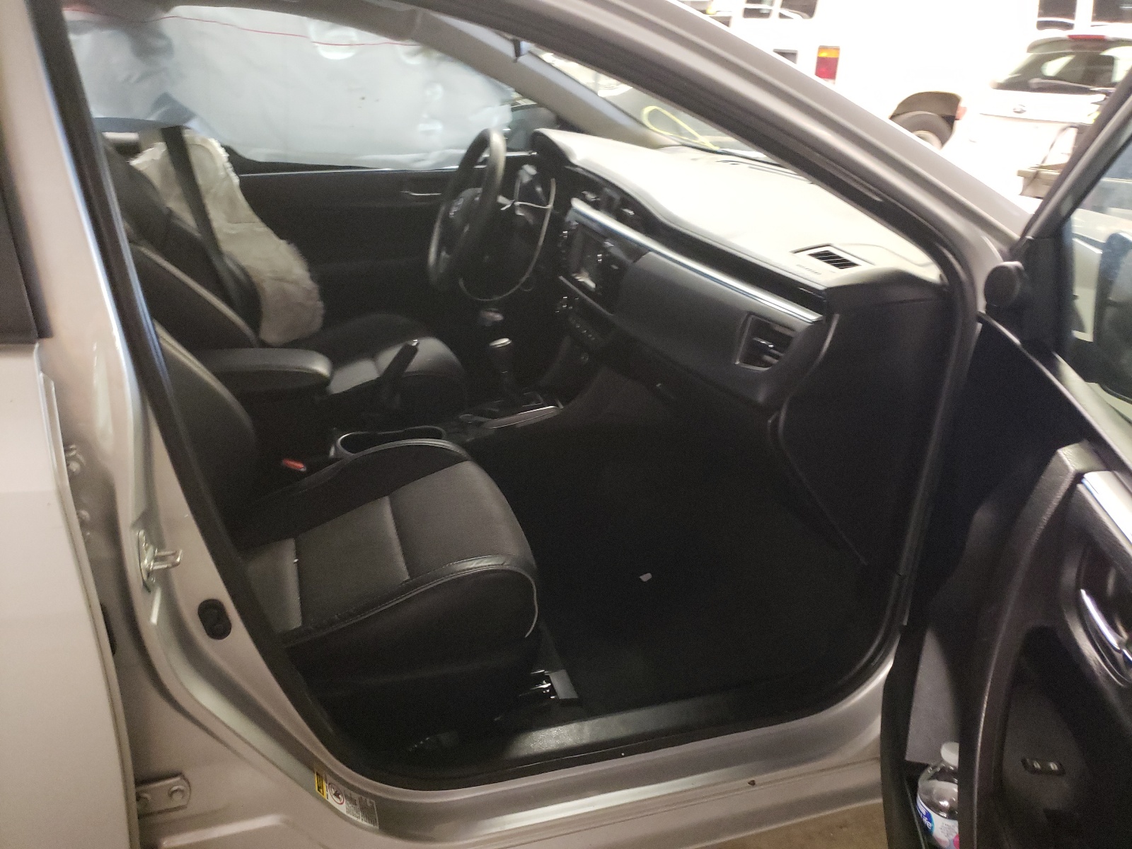Photo 5 from auction – 2015 TOYOTA COROLLA L with VIN 5YFBURHE3FP250770
