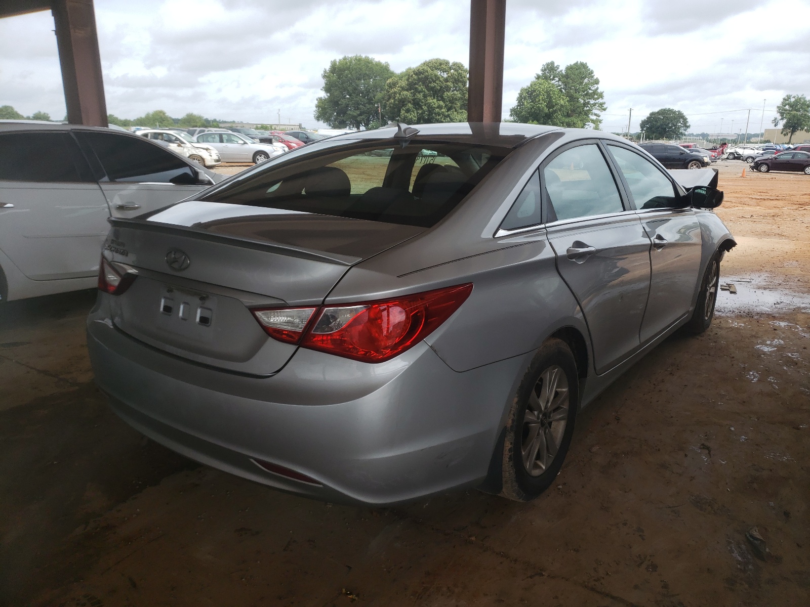 Photo 4 from auction – 2013 HYUNDAI SONATA GLS with VIN 5NPEB4AC5DH562064