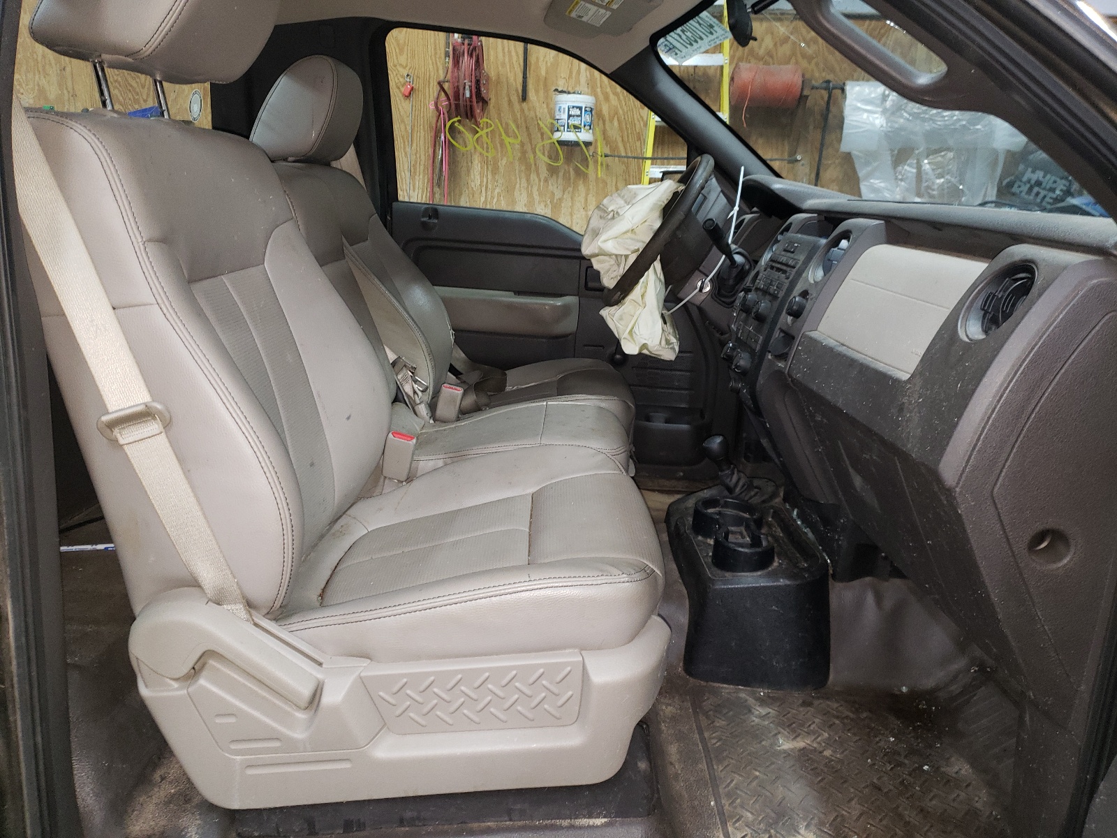Photo 5 from auction – 2009 FORD F150 with VIN 1FTRF14W19KB31577