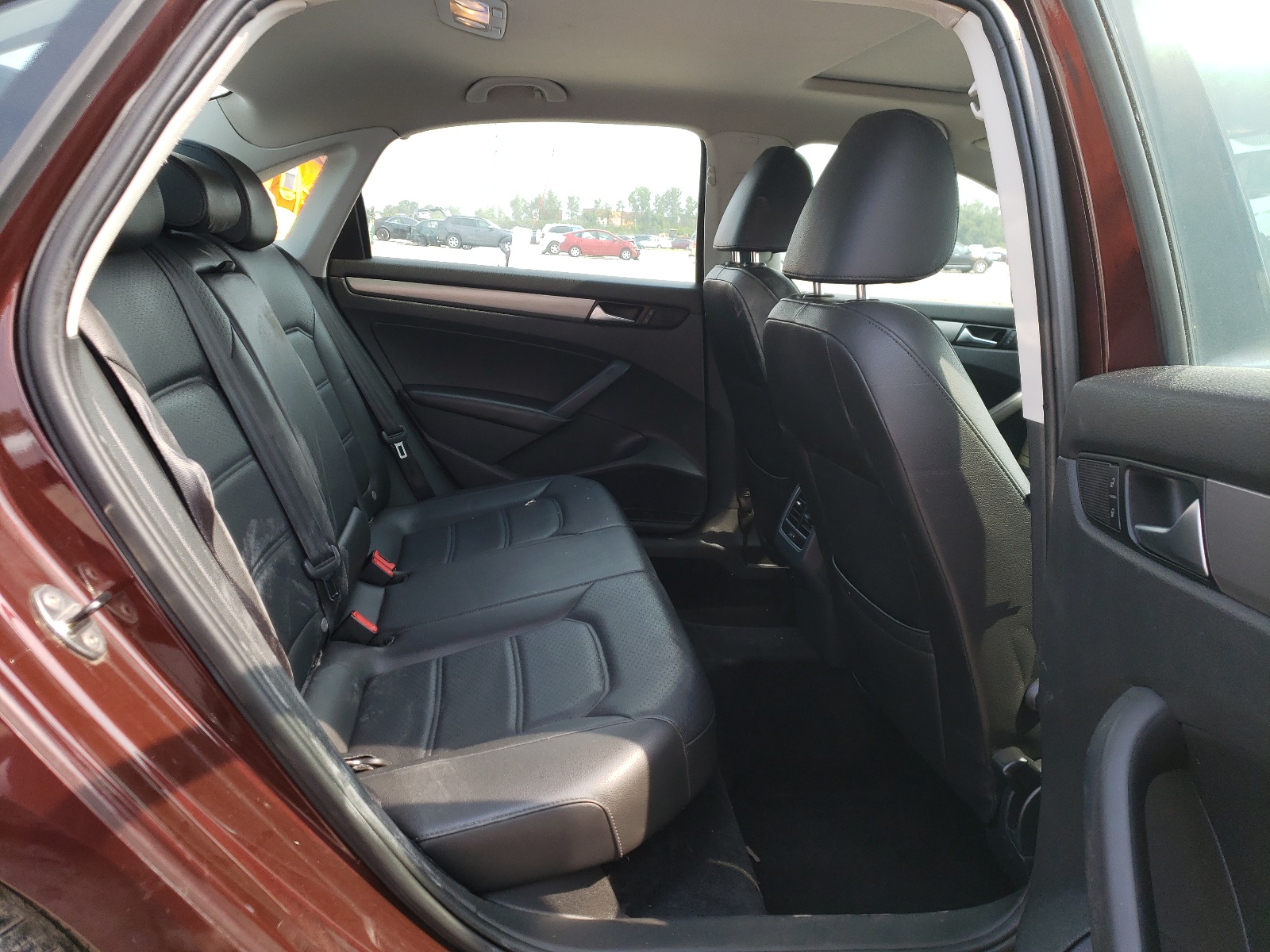 Photo 6 from auction – 2014 VOLKSWAGEN PASSAT SE with VIN 1VWBT7A36EC042483