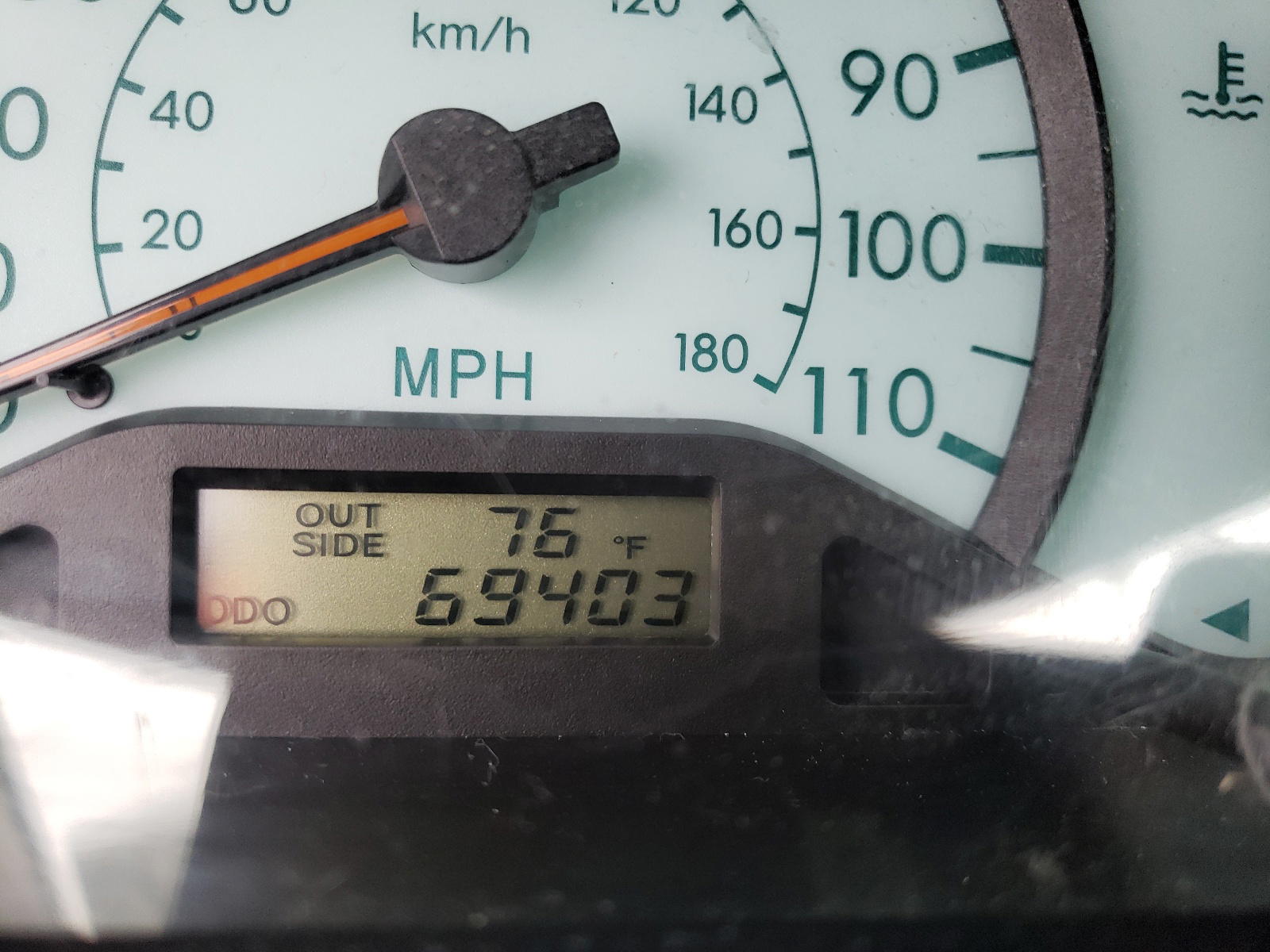 Photo 8 from auction – 2004 TOYOTA COROLLA with VIN 2T1BR32E84C259310