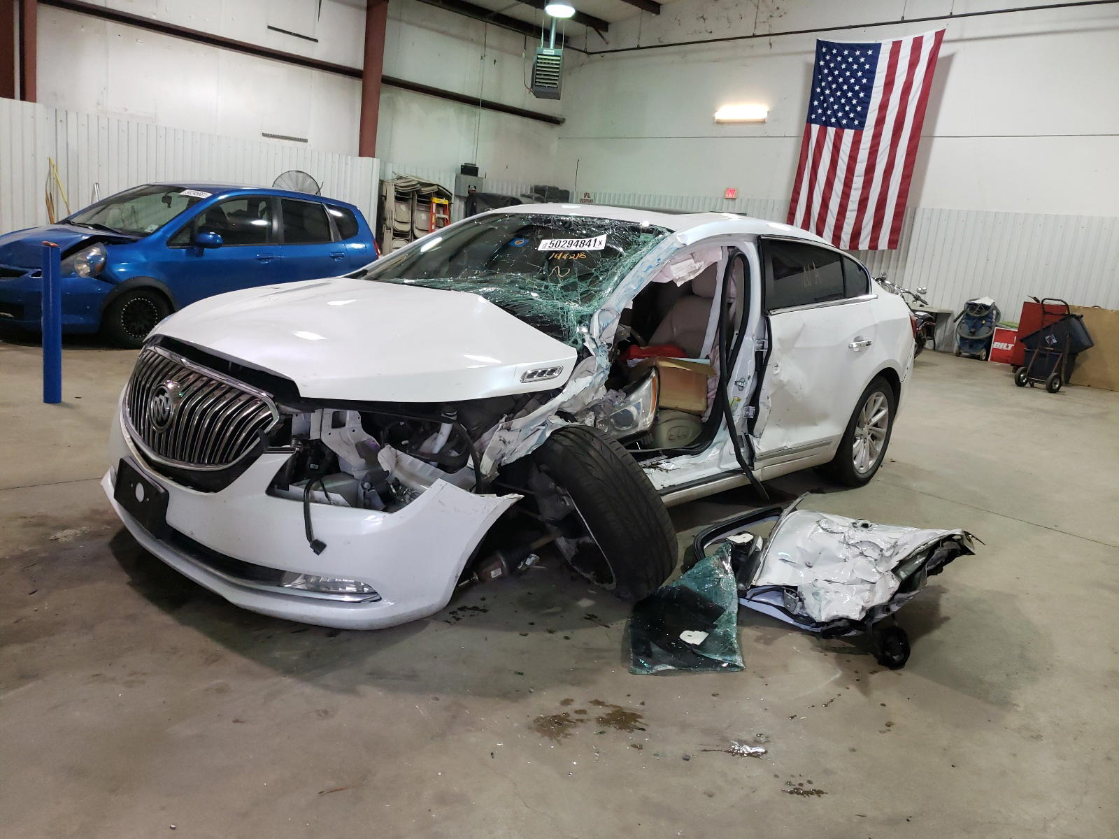 Photo 2 from auction – 2015 BUICK LACROSSE with VIN 1G4GB5G30FF144218