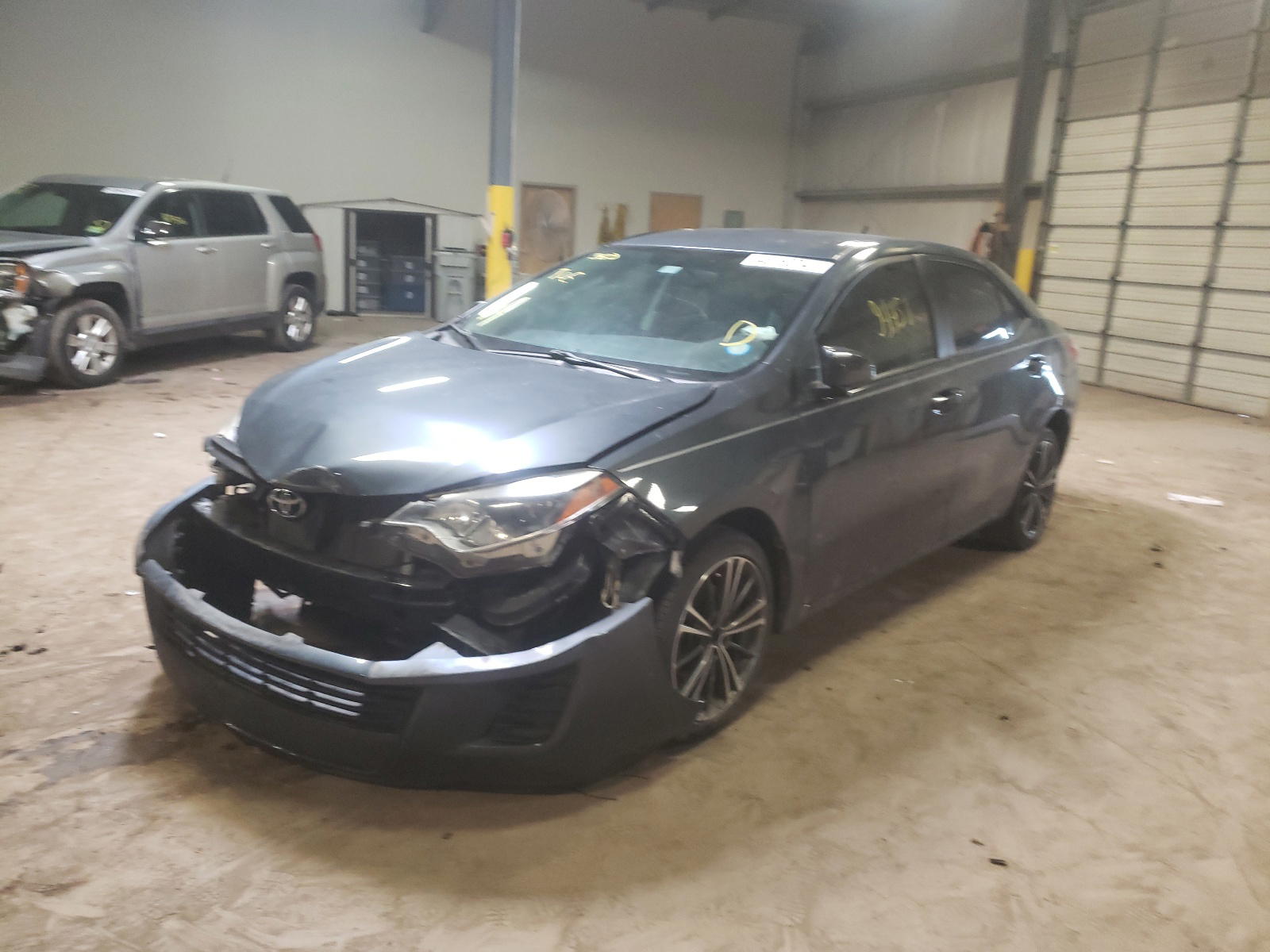 Photo 2 from auction – 2016 TOYOTA COROLLA L with VIN 5YFBURHE5GP427062