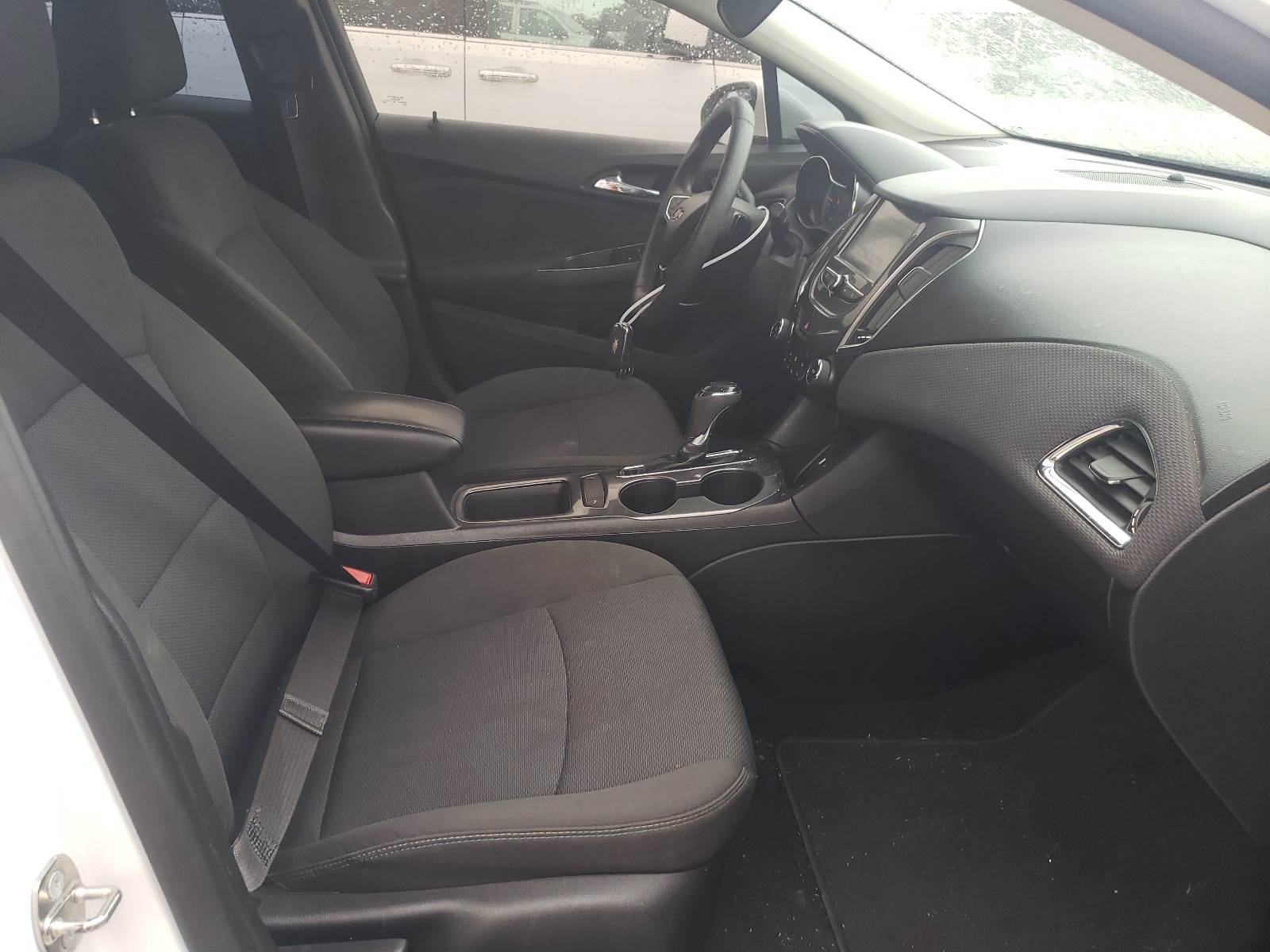Photo 5 from auction – 2017 CHEVROLET CRUZE LT with VIN 1G1BE5SM2H7242873