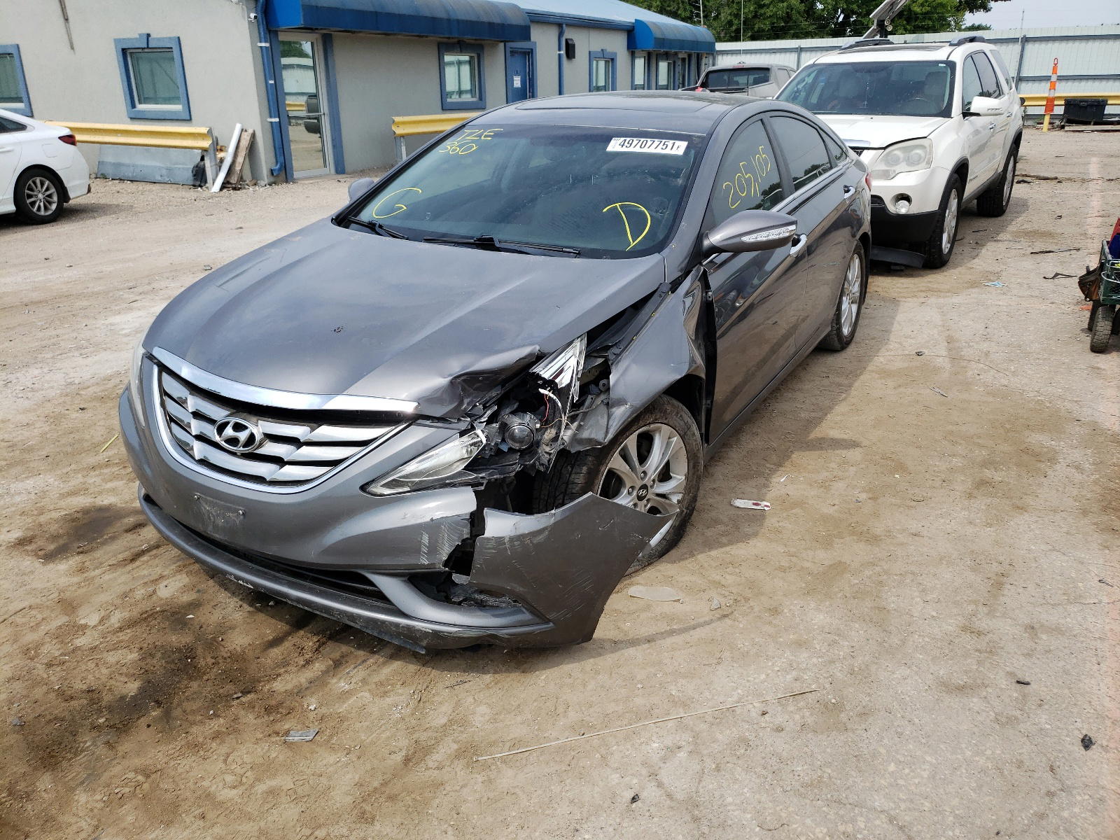 Photo 2 from auction – 2011 HYUNDAI SONATA SE with VIN 5NPEC4AC0BH131965