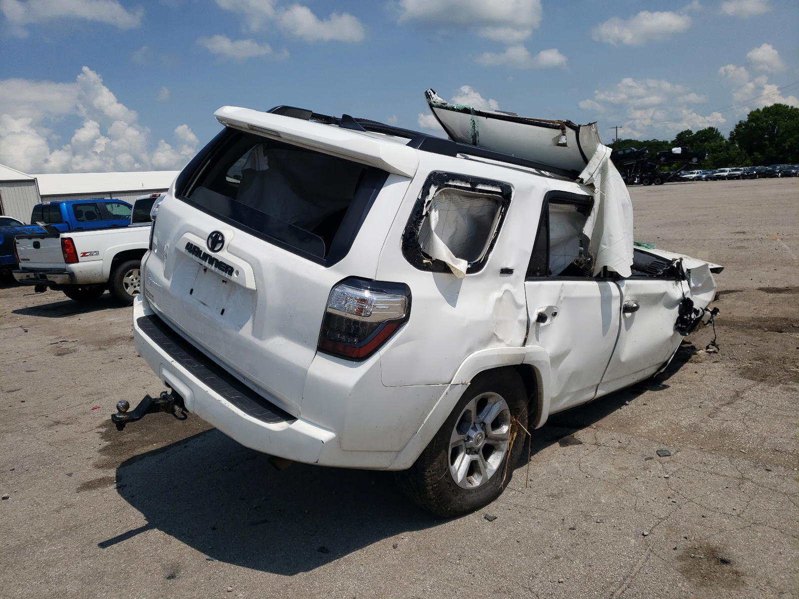 Photo 4 from auction – 2016 TOYOTA 4RUNNER SR with VIN JTEBU5JR1G5367277