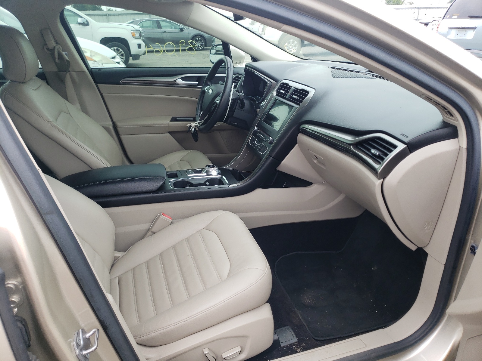Photo 5 from auction – 2017 FORD FUSION SE with VIN 3FA6P0T94HR218914
