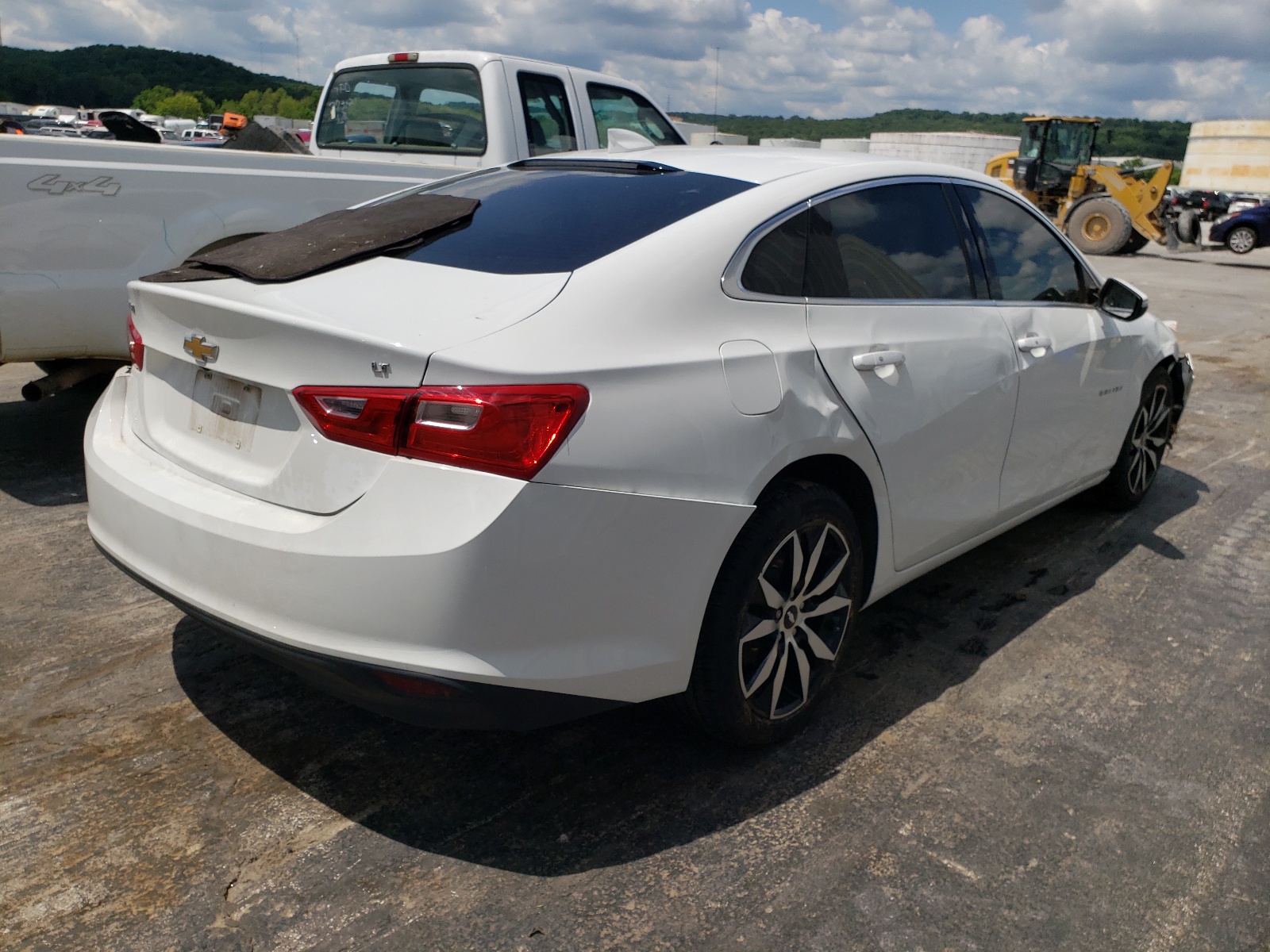 Photo 4 from auction – 2018 CHEVROLET MALIBU LT with VIN 1G1ZD5ST0JF282096