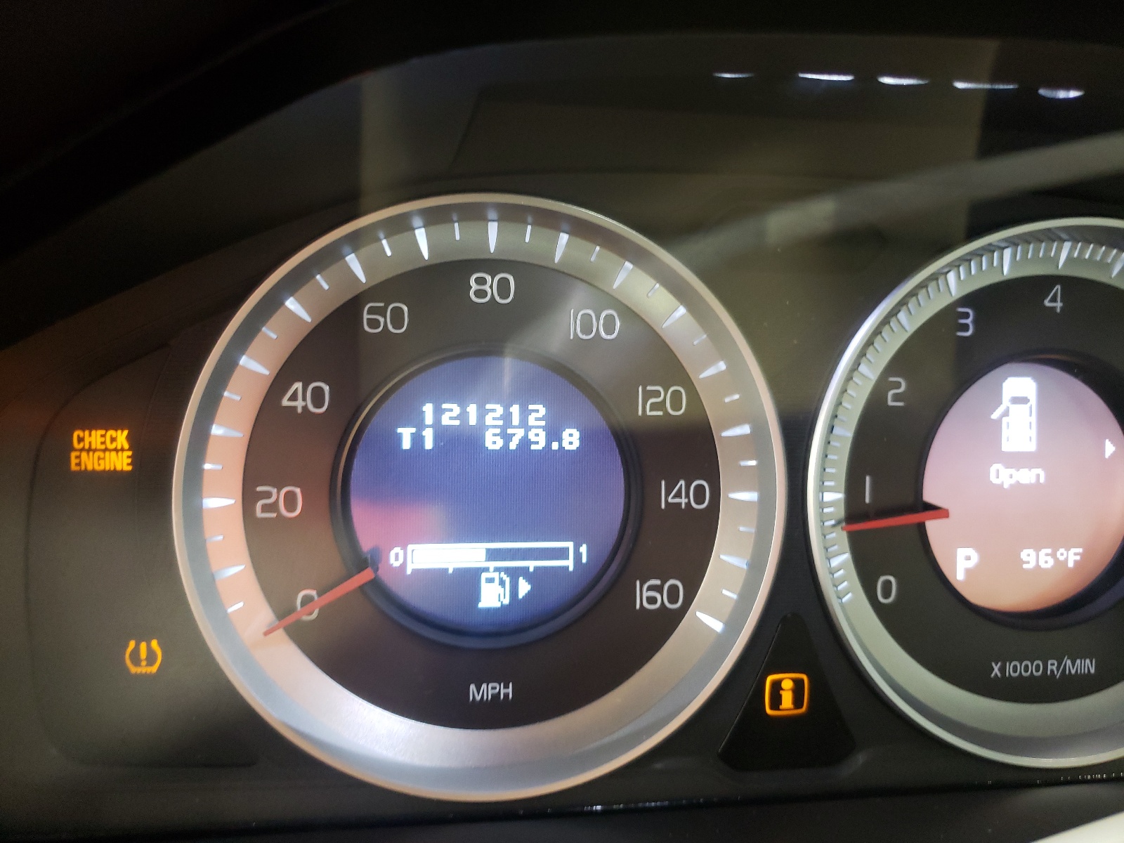 Photo 8 from auction – 2013 VOLVO XC60 3.2 with VIN YV4952DL7D2418992