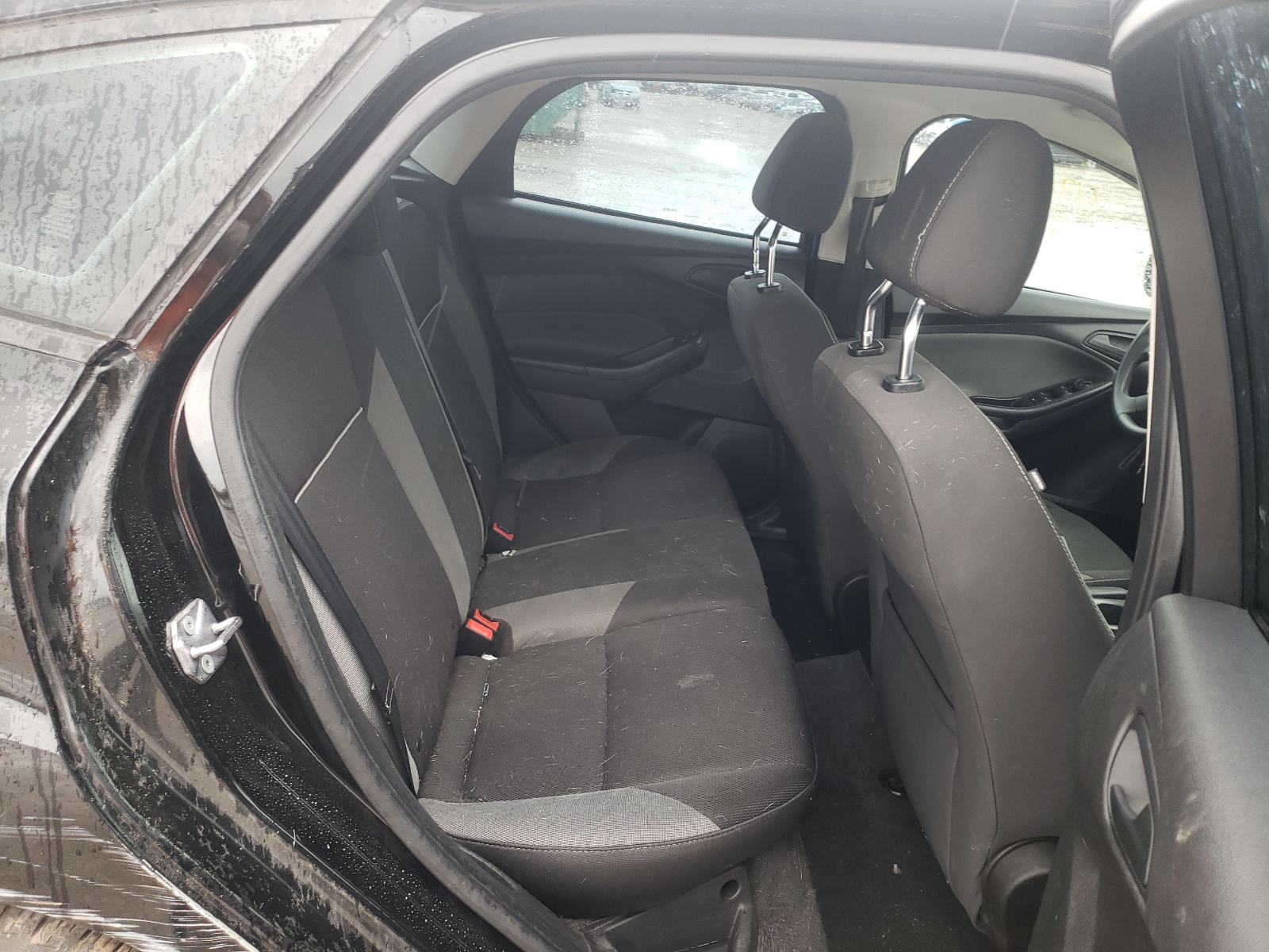 Foto 6 de la subasta – 2012 FORD FOCUS SE con VIN 1FAHP3K20CL255187
