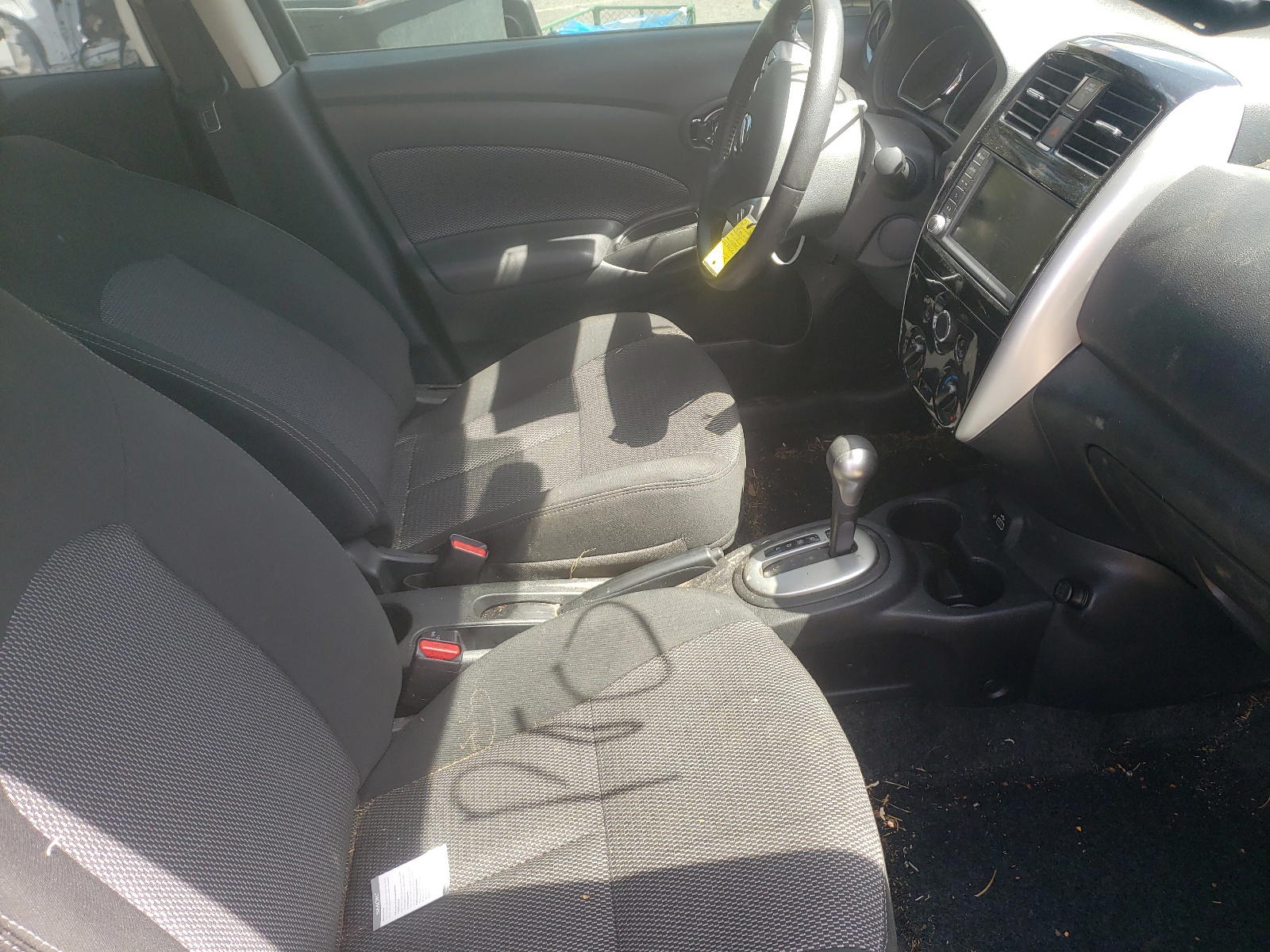 Photo 5 from auction – 2019 NISSAN VERSA S with VIN 3N1CN7AP3KL804983