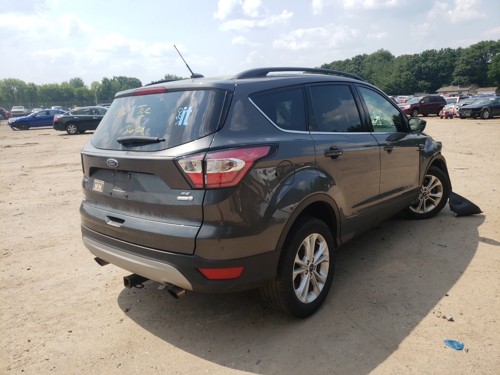 Photo 4 from auction – 2018 FORD ESCAPE SE with VIN 1FMCU9GD1JUA66061