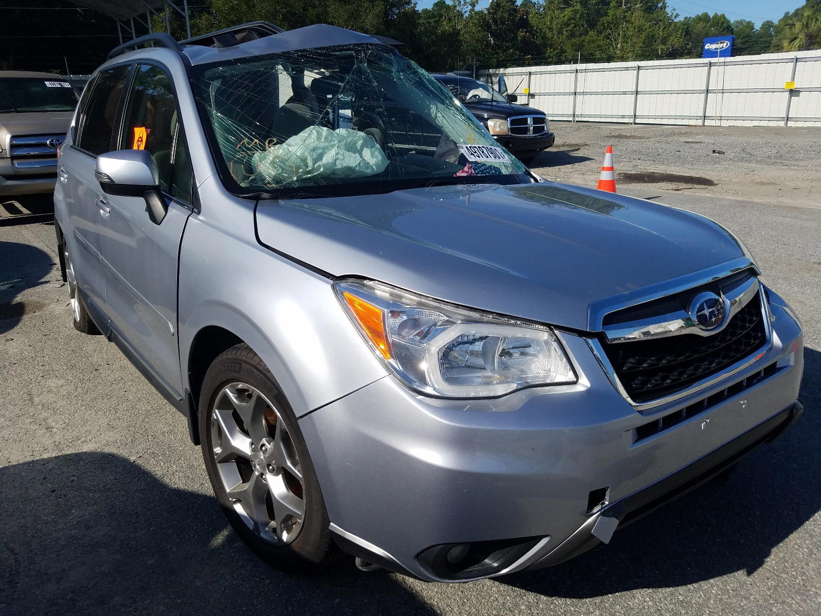 SUBARU FORESTER 2 2015 with VIN JF2SJAWC1FH561686 - Photo from auction