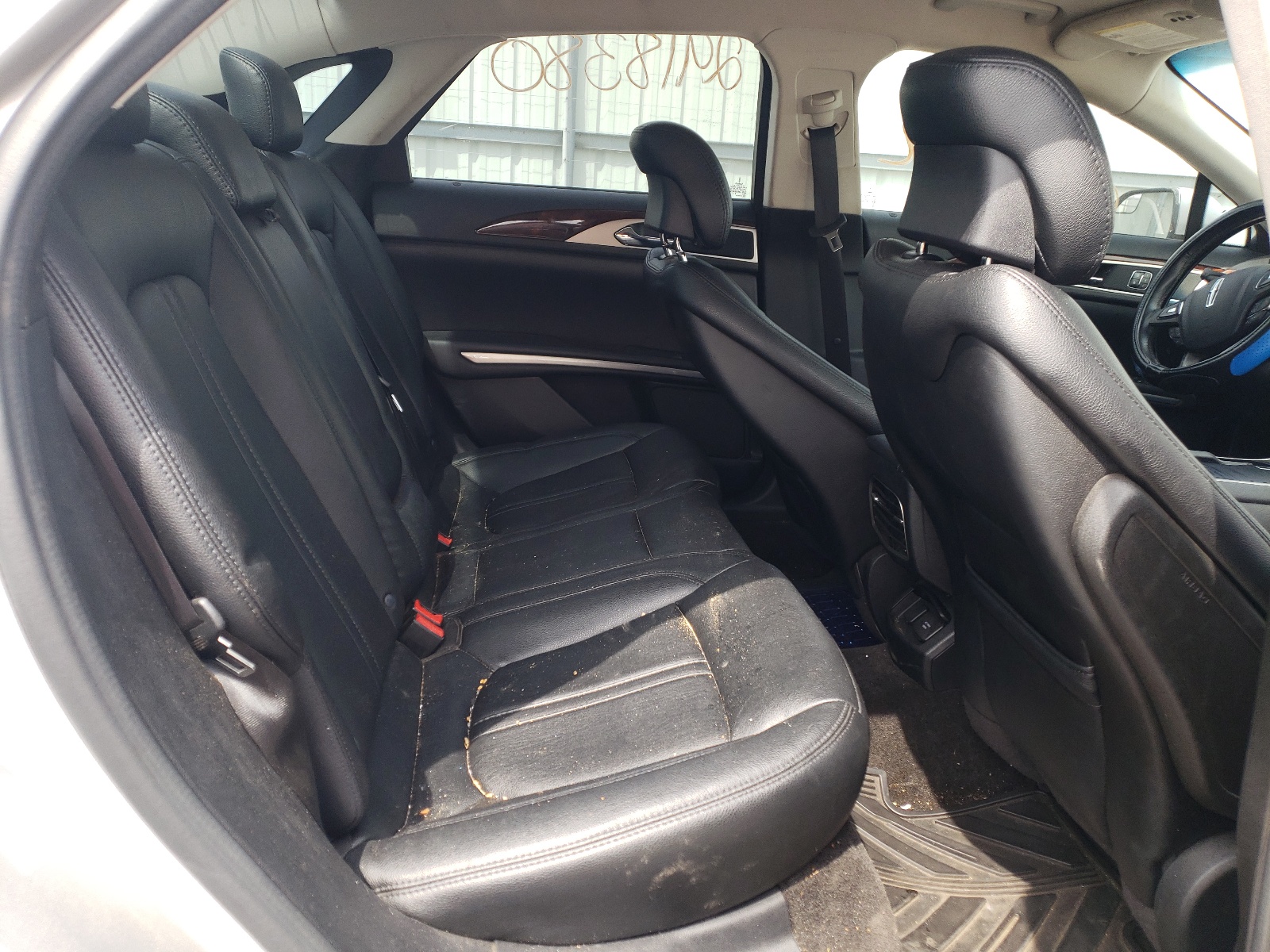 Photo 6 from auction – 2015 LINCOLN MKZ with VIN 3LN6L2LU3FR624696