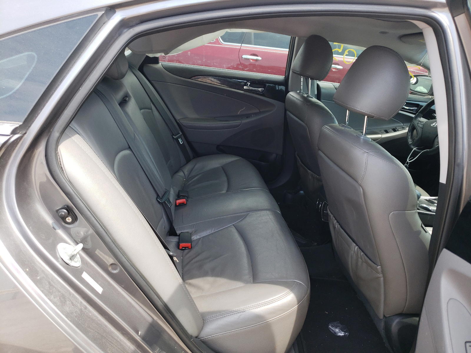 Photo 6 from auction – 2011 HYUNDAI SONATA SE with VIN 5NPEC4AC0BH131965