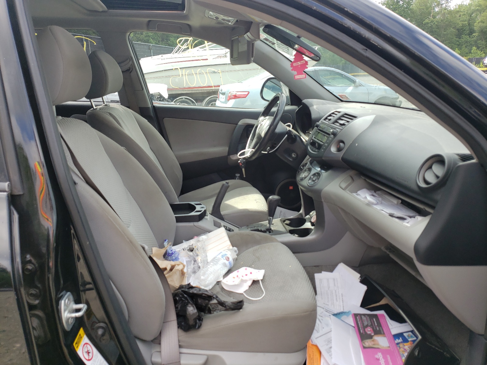 Photo 5 from auction – 2006 TOYOTA RAV4 LIMIT with VIN JTMBK31V665010493